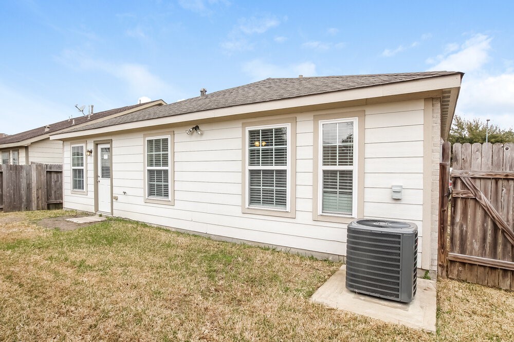 8138 Sanders Glen Lane Property Photo 16