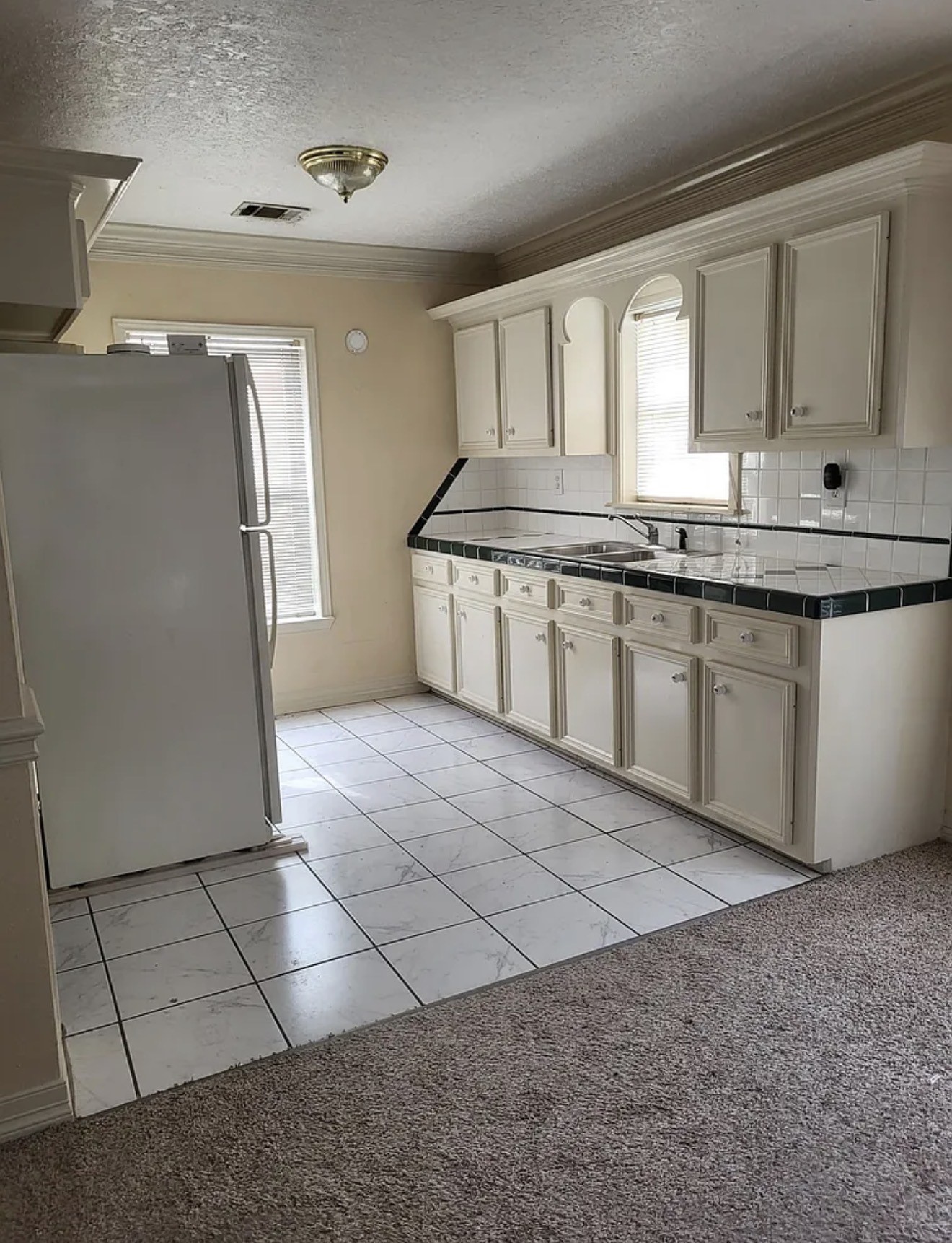 924 Kelley Street Property Photo 4