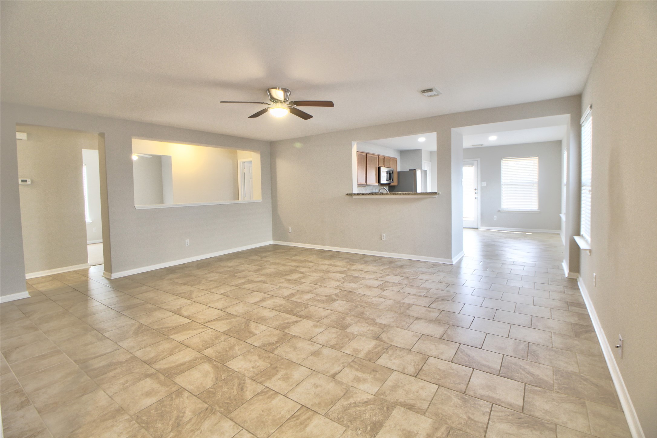 29407 Legends Green Drive Property Photo 2