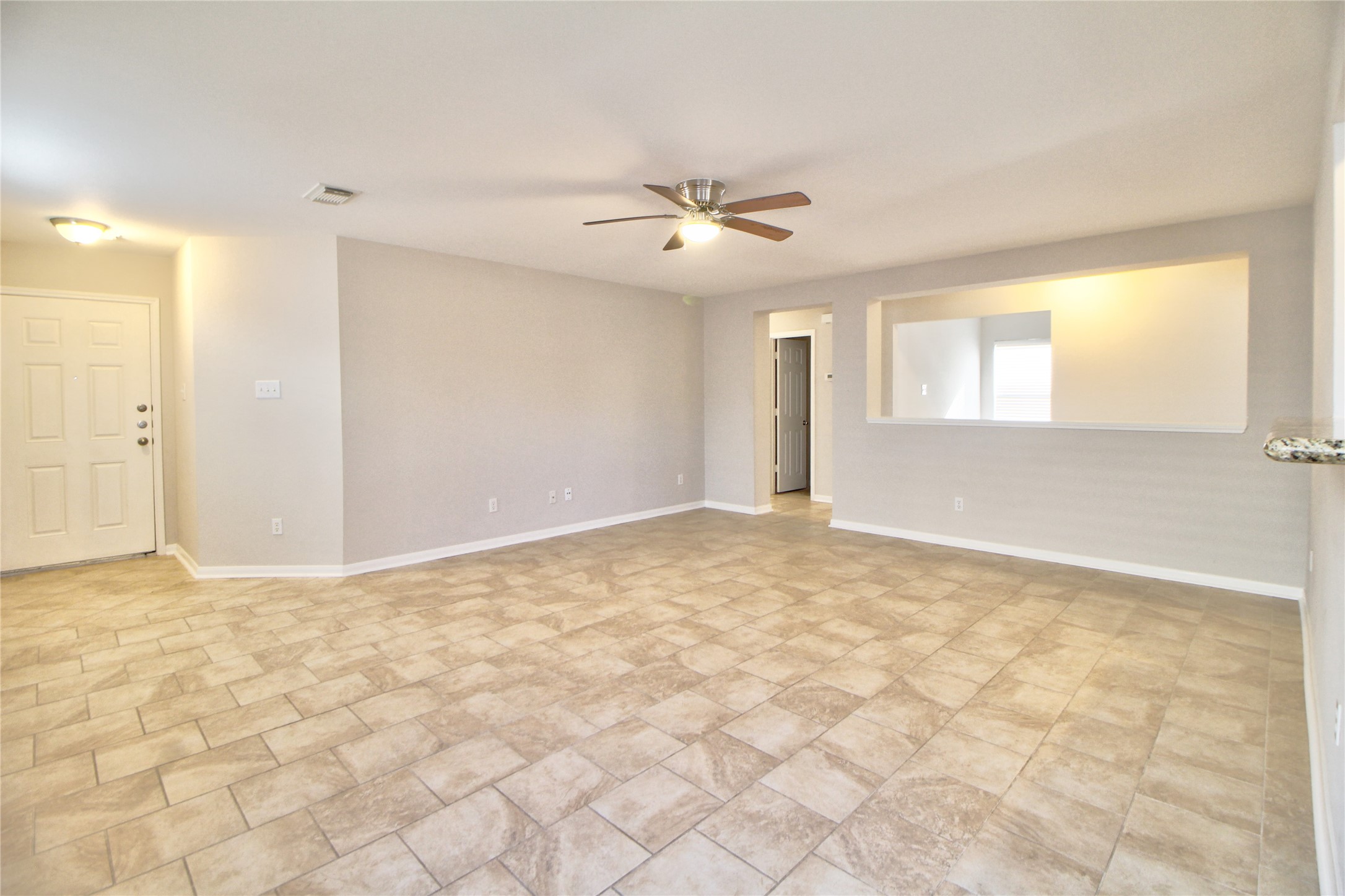 29407 Legends Green Drive Property Photo 3