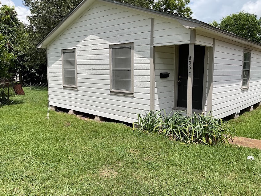 805 E Calhoun Street Property Photo 1