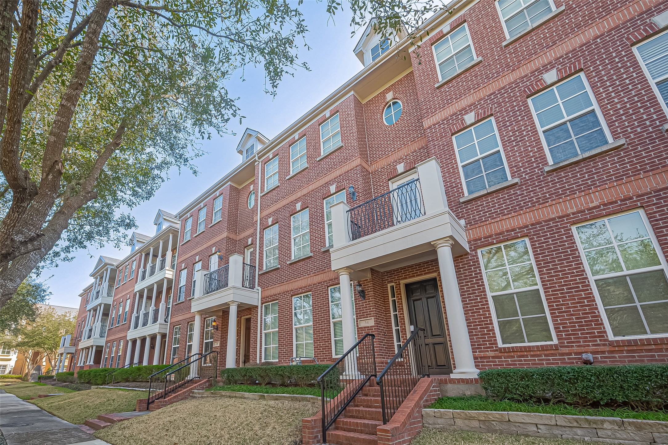 38 Islewood Boulevard Property Photo 4