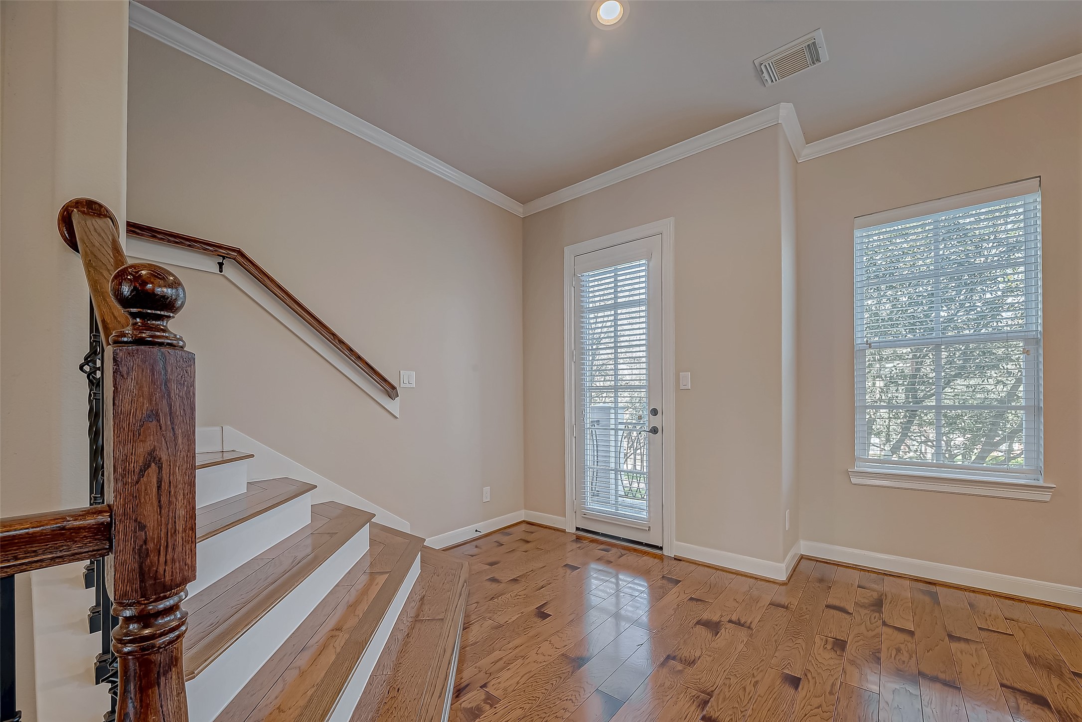38 Islewood Boulevard Property Photo 6