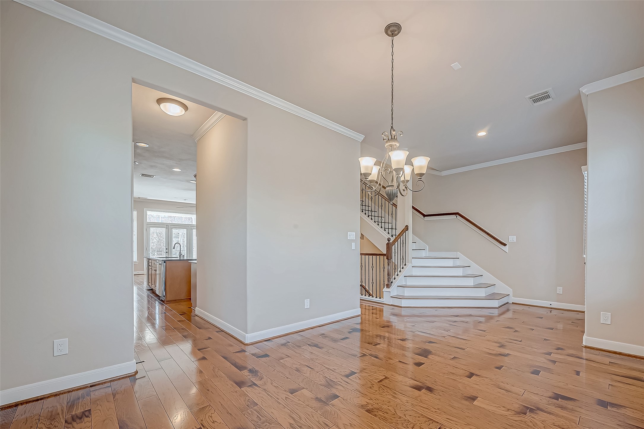 38 Islewood Boulevard Property Photo 9