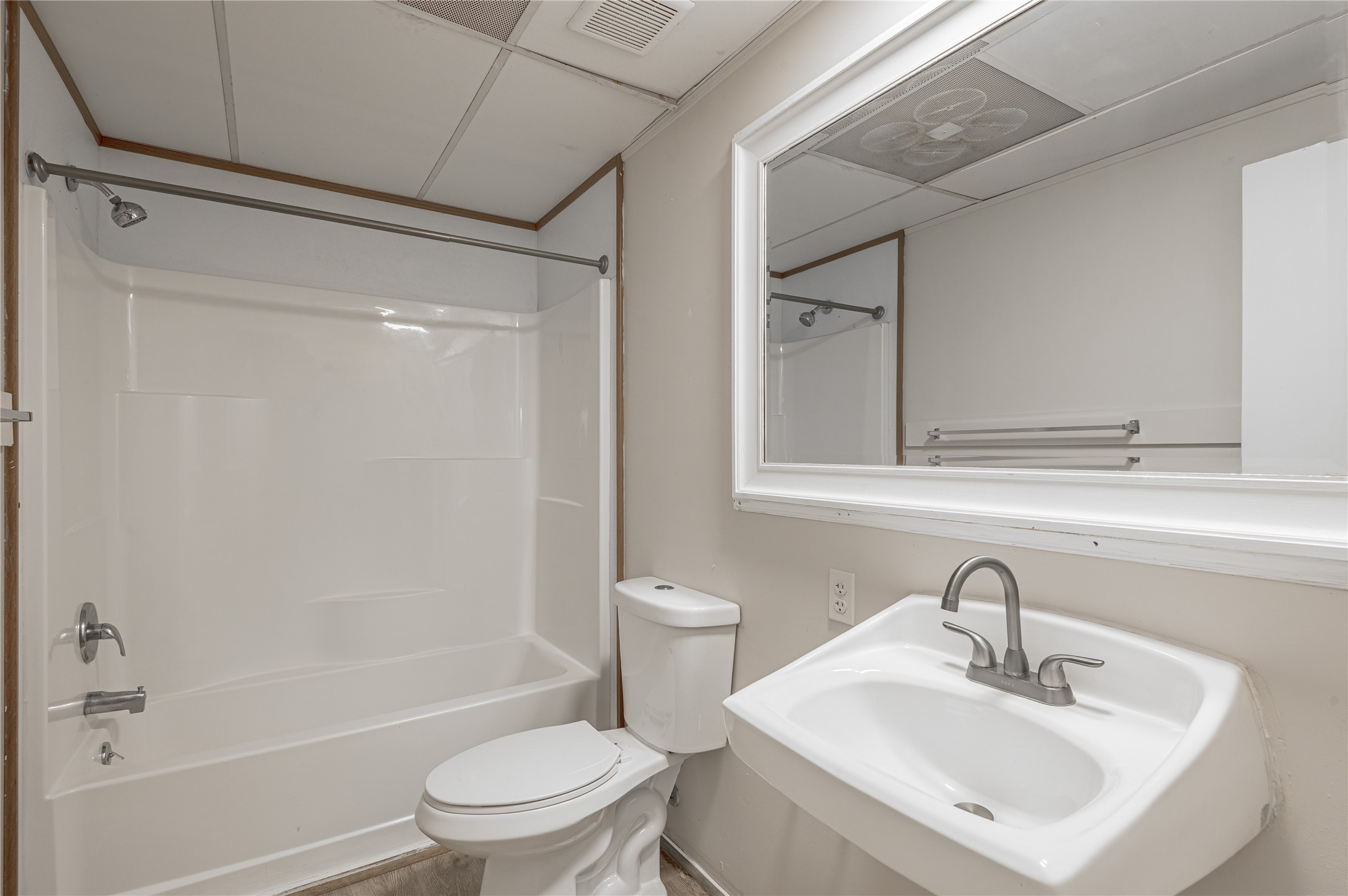 626 University Avenue G Property Photo 11