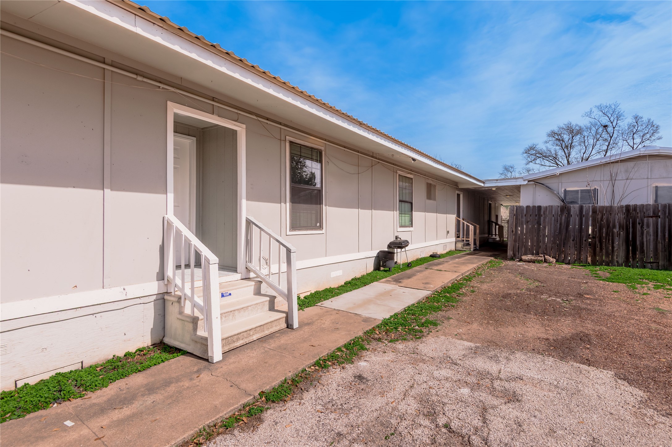 626 University Avenue G Property Photo 16