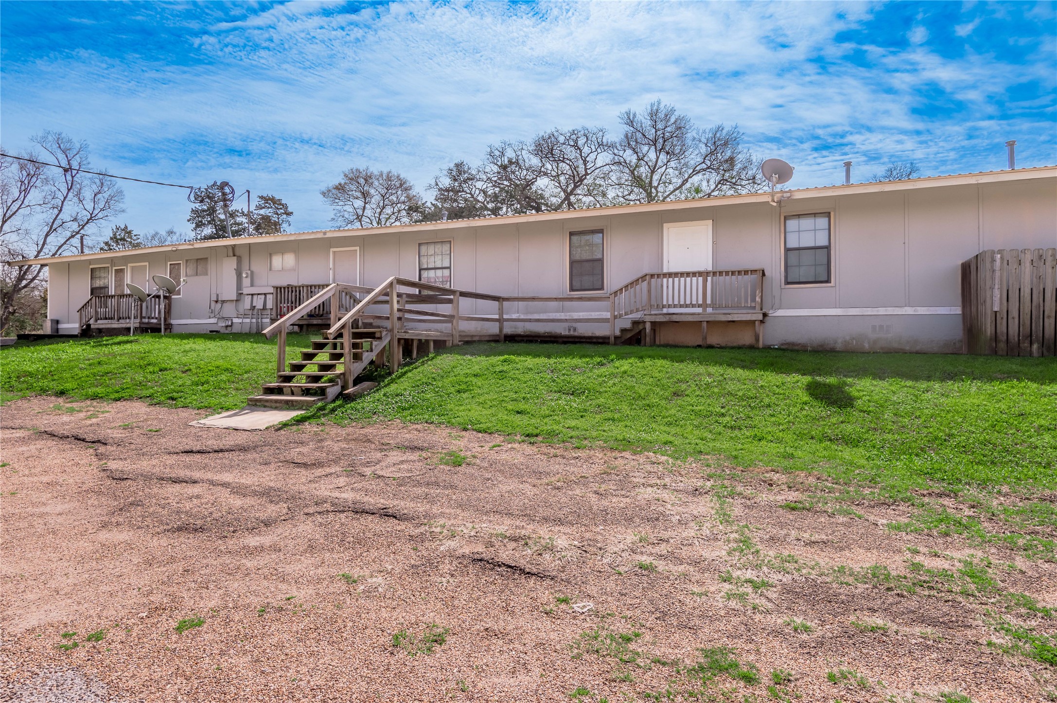 626 University Avenue G Property Photo 19