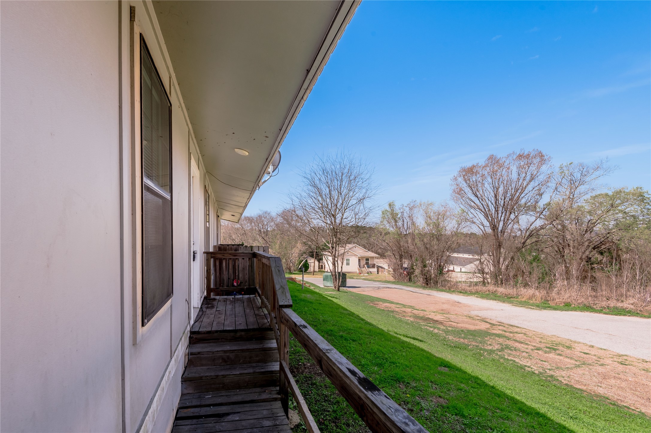 626 University Avenue G Property Photo 22