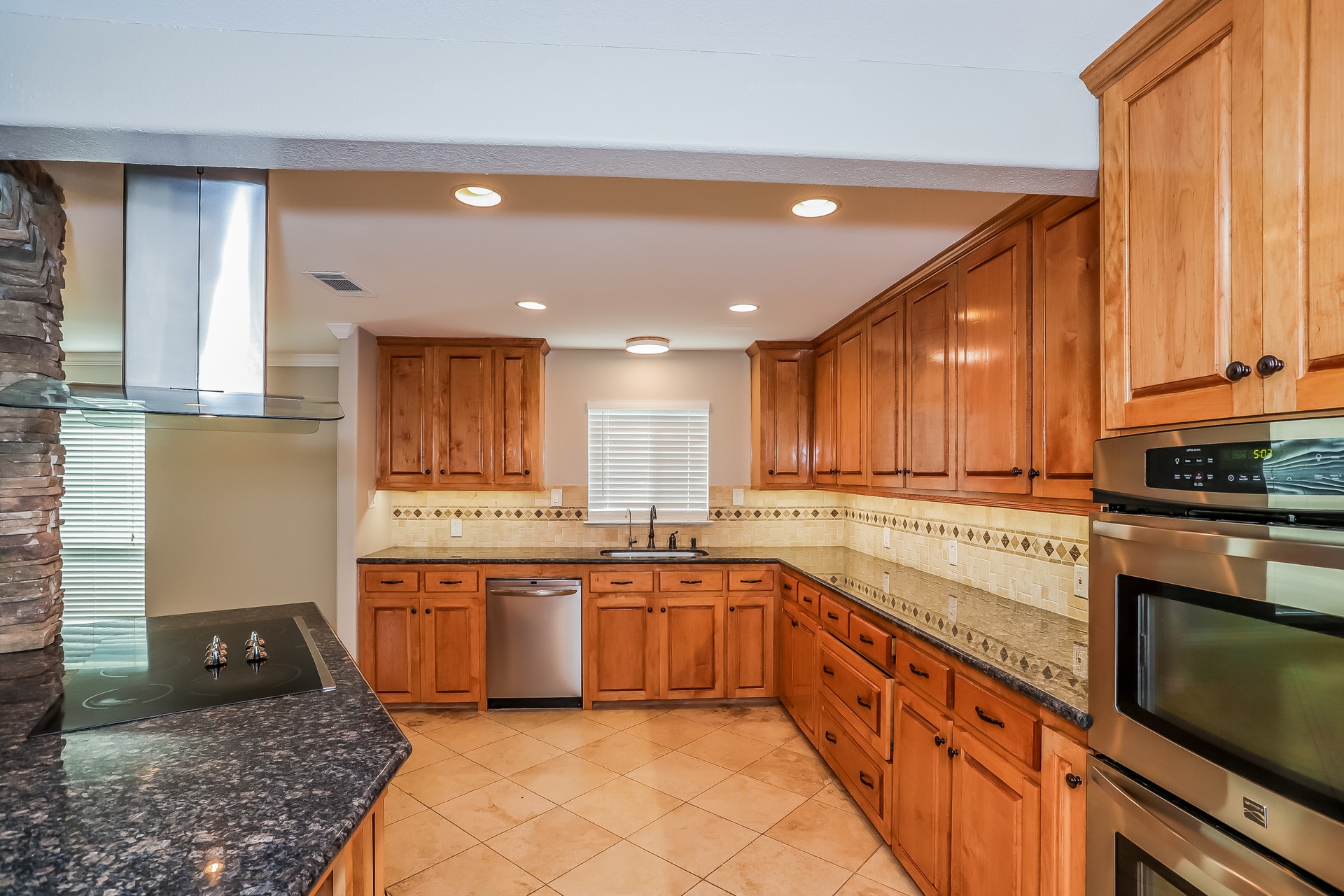 7902 Beaufort Drive Property Photo 5