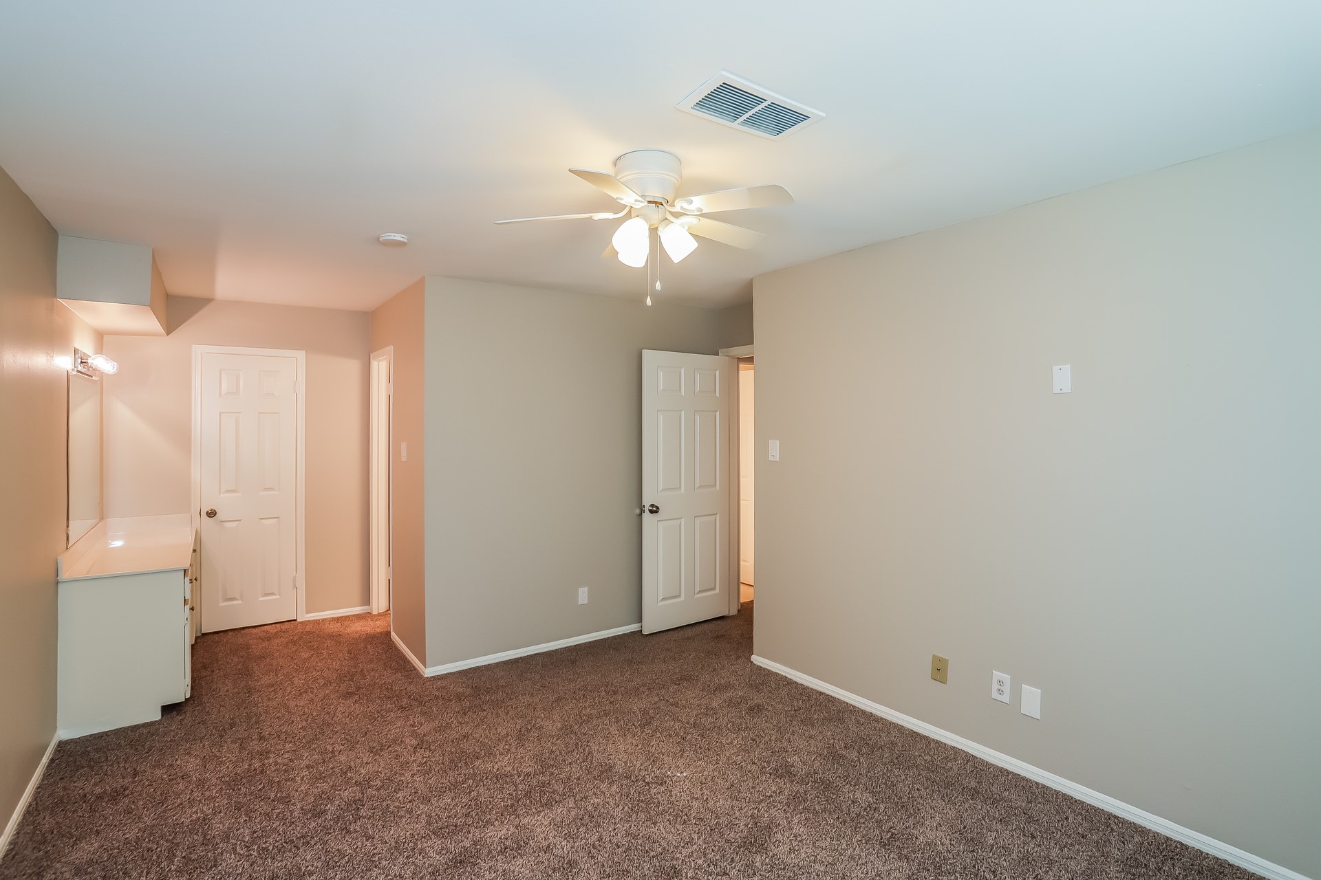 7902 Beaufort Drive Property Photo 8