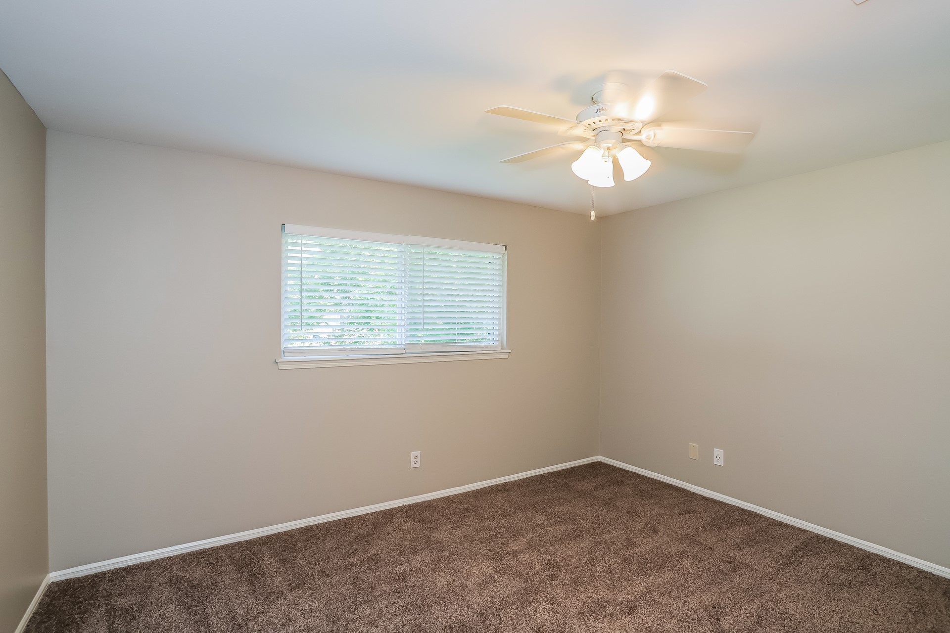 7902 Beaufort Drive Property Photo 11