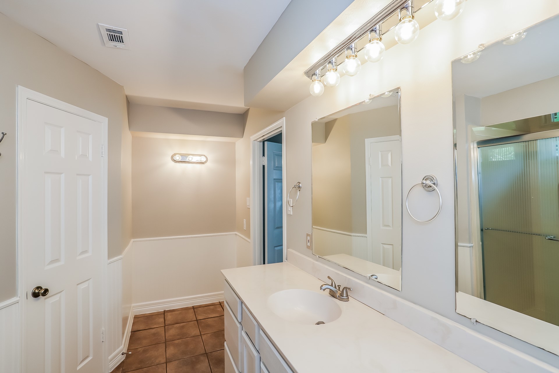 7902 Beaufort Drive Property Photo 13