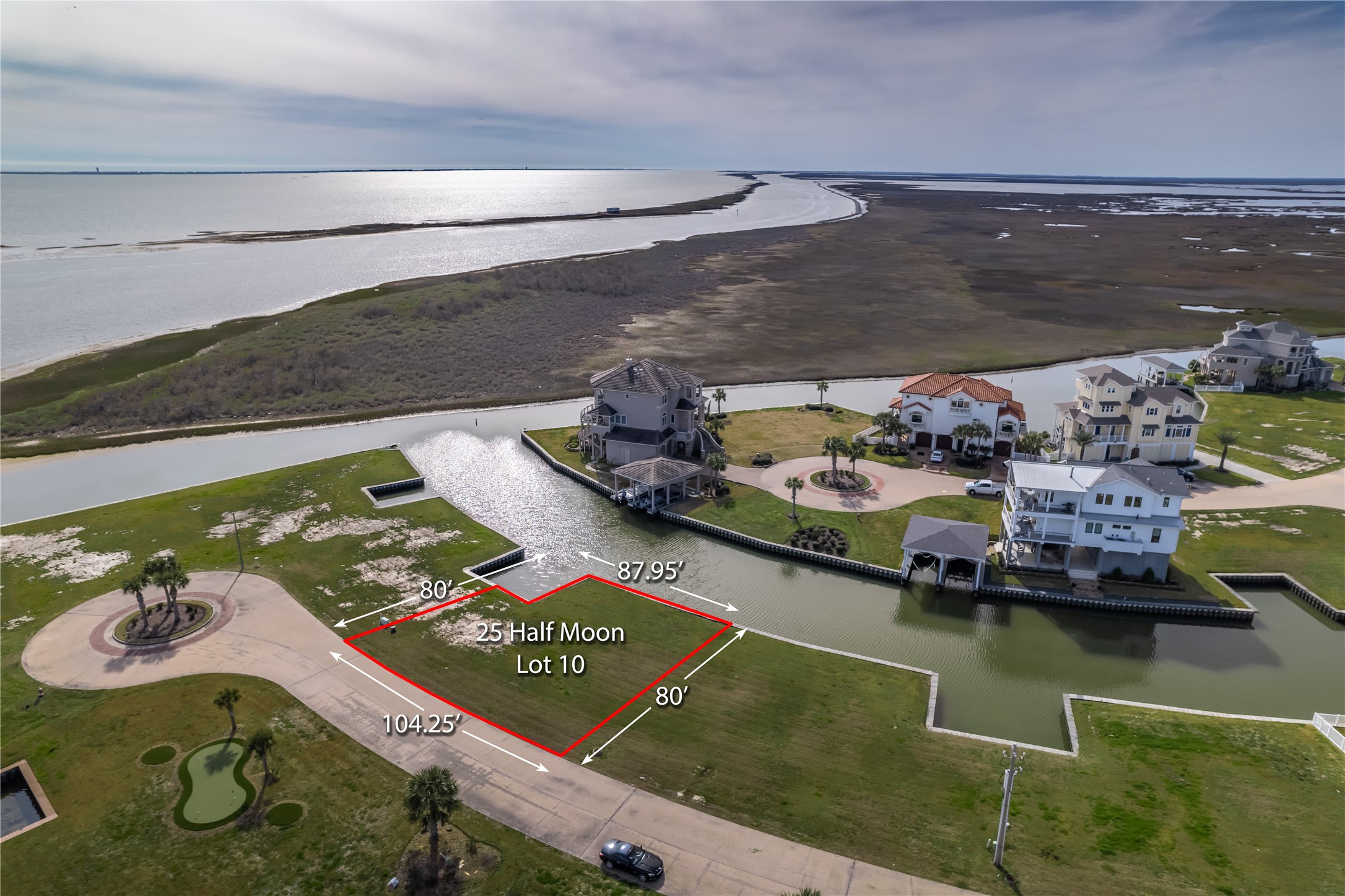 25 Half Moon Property Photo 3