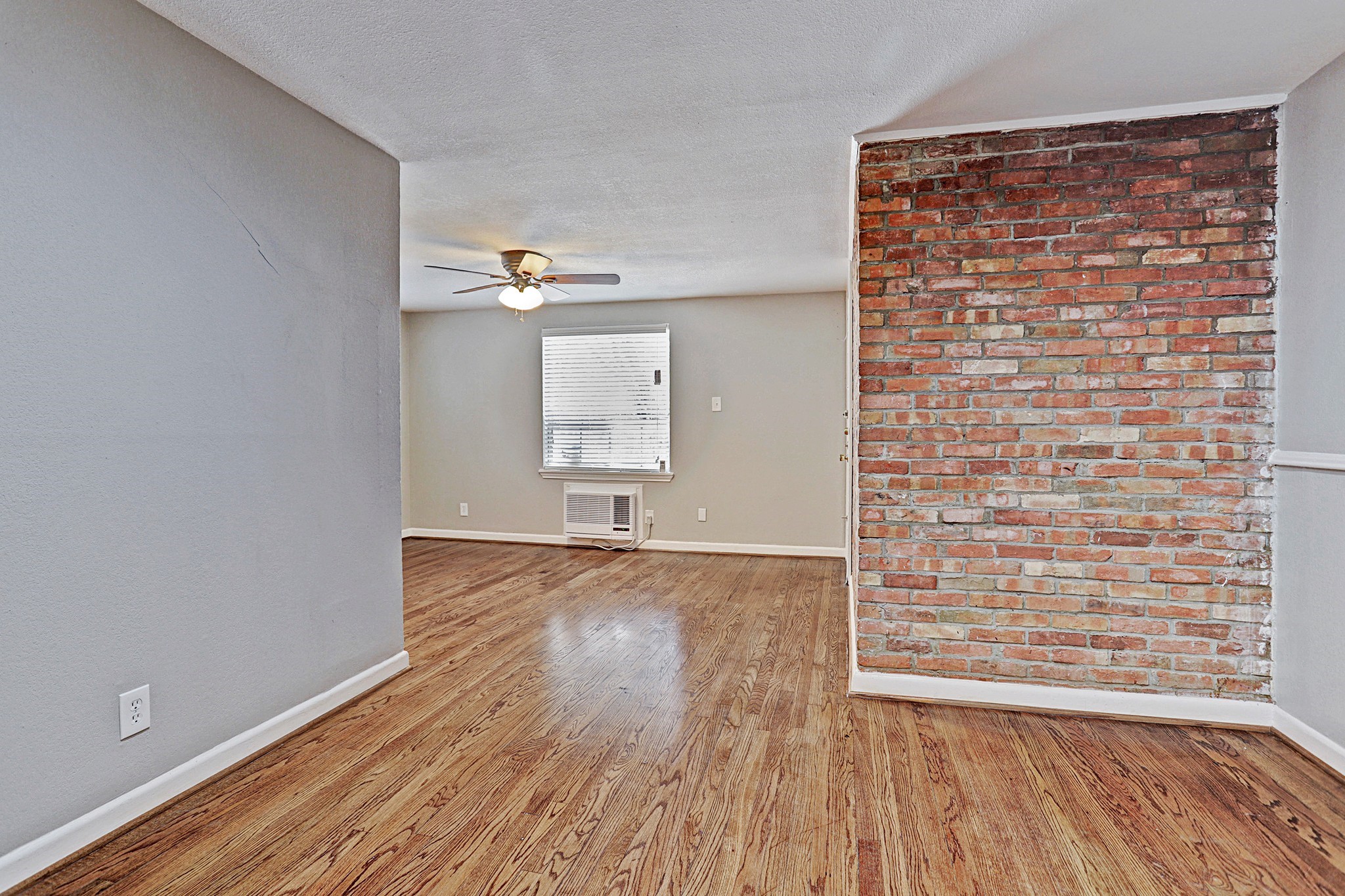 2148 Harold Street 2 Property Photo 4