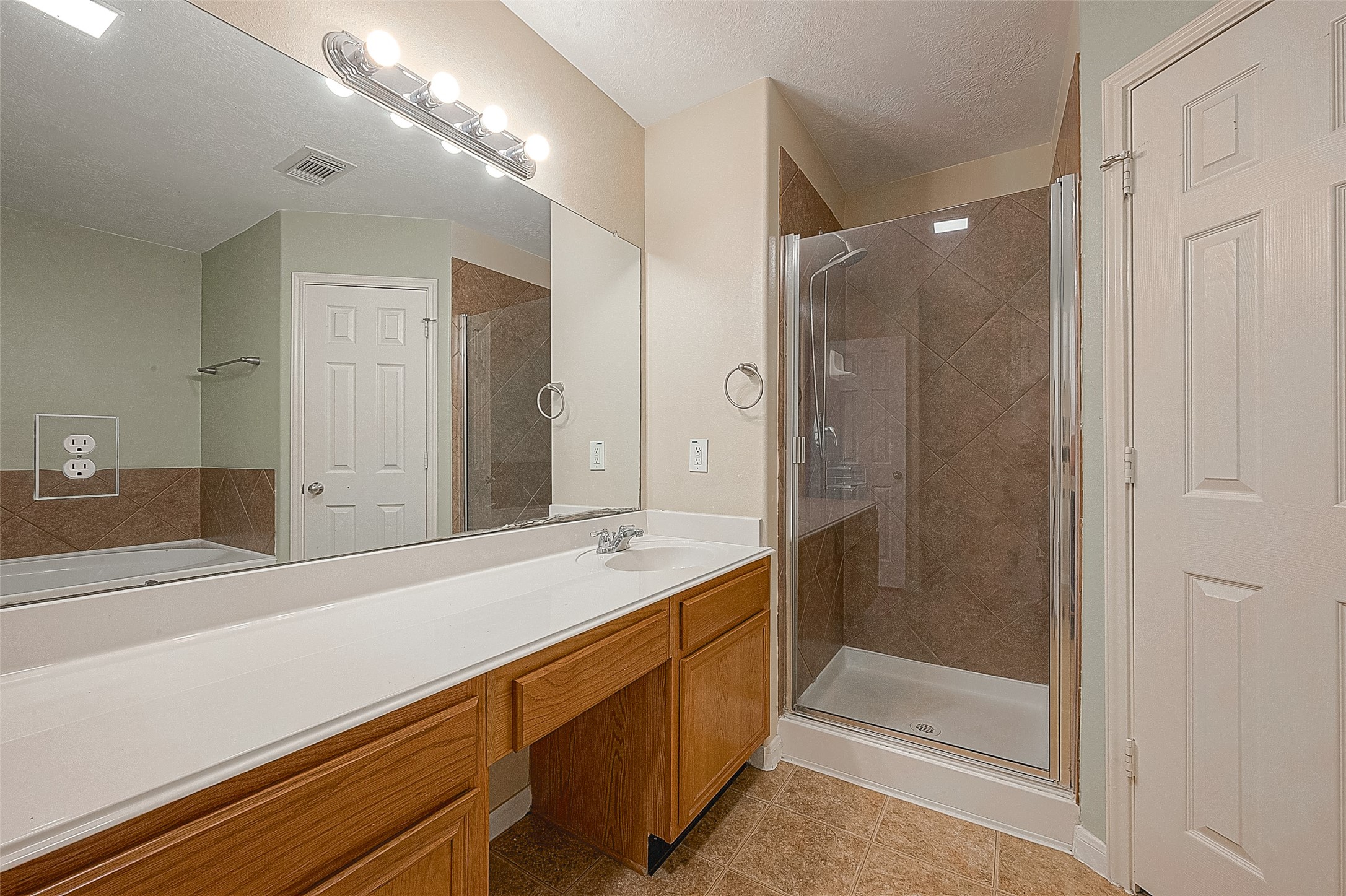 3214 Northgate Court Property Photo 16