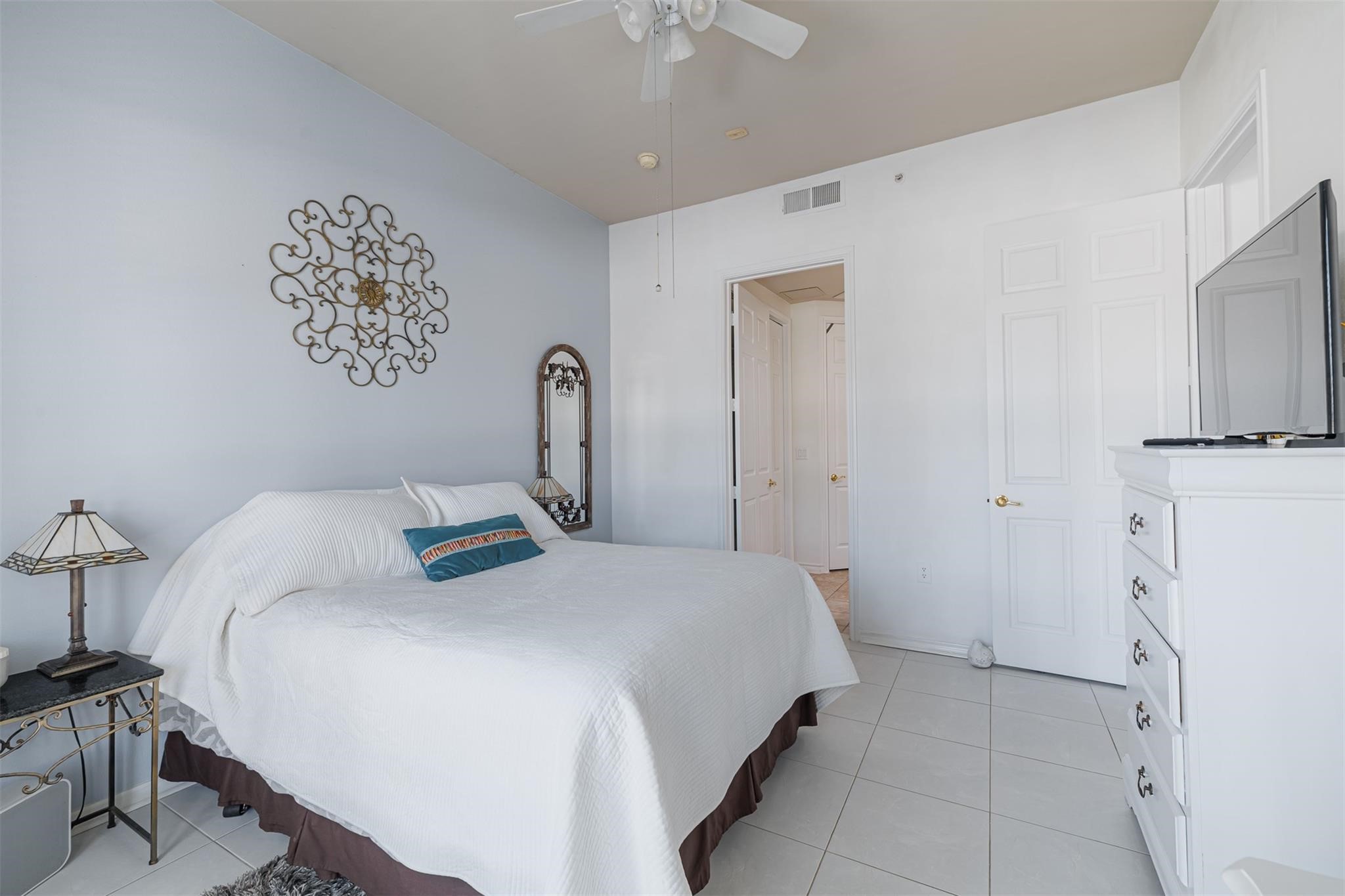 2400 Mccue Road 242 Property Photo 2