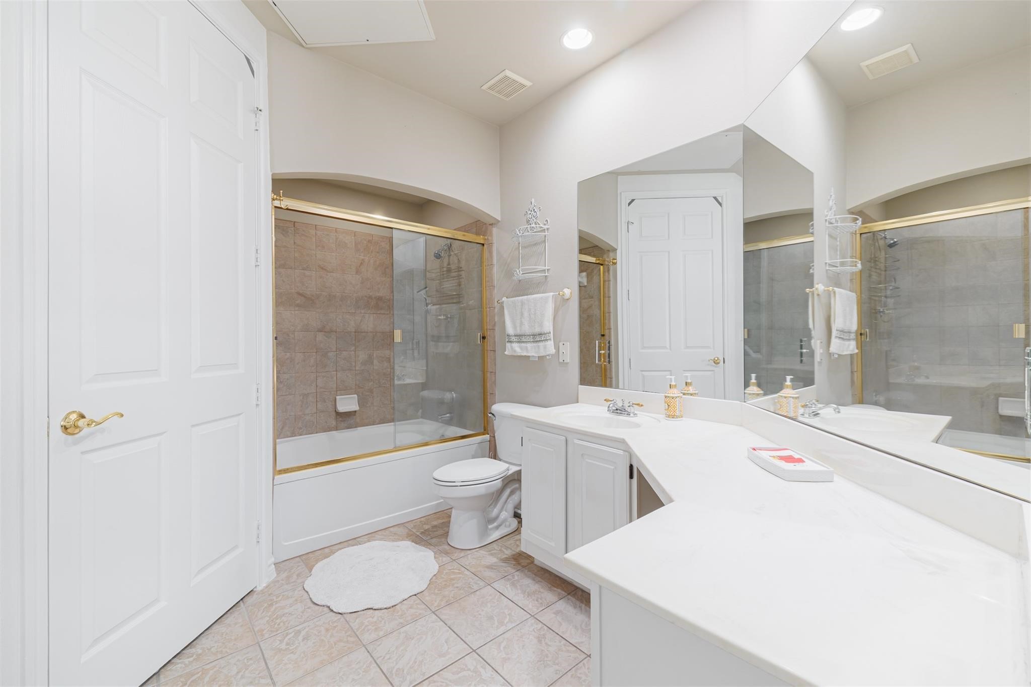 2400 Mccue Road 242 Property Photo 3