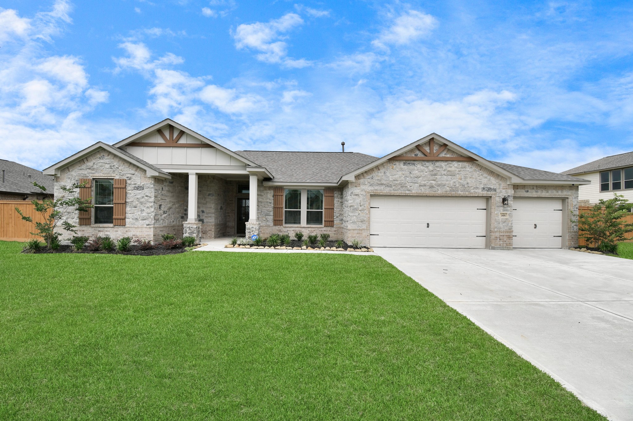 395 Hunter Ranch Way Property Photo 1