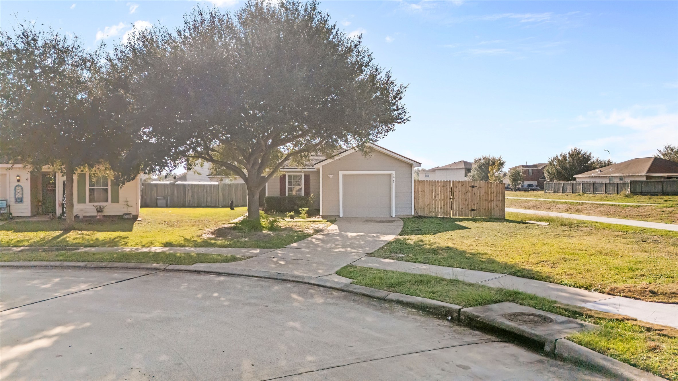 4627 Tulip Garden Ct Property Photo 3