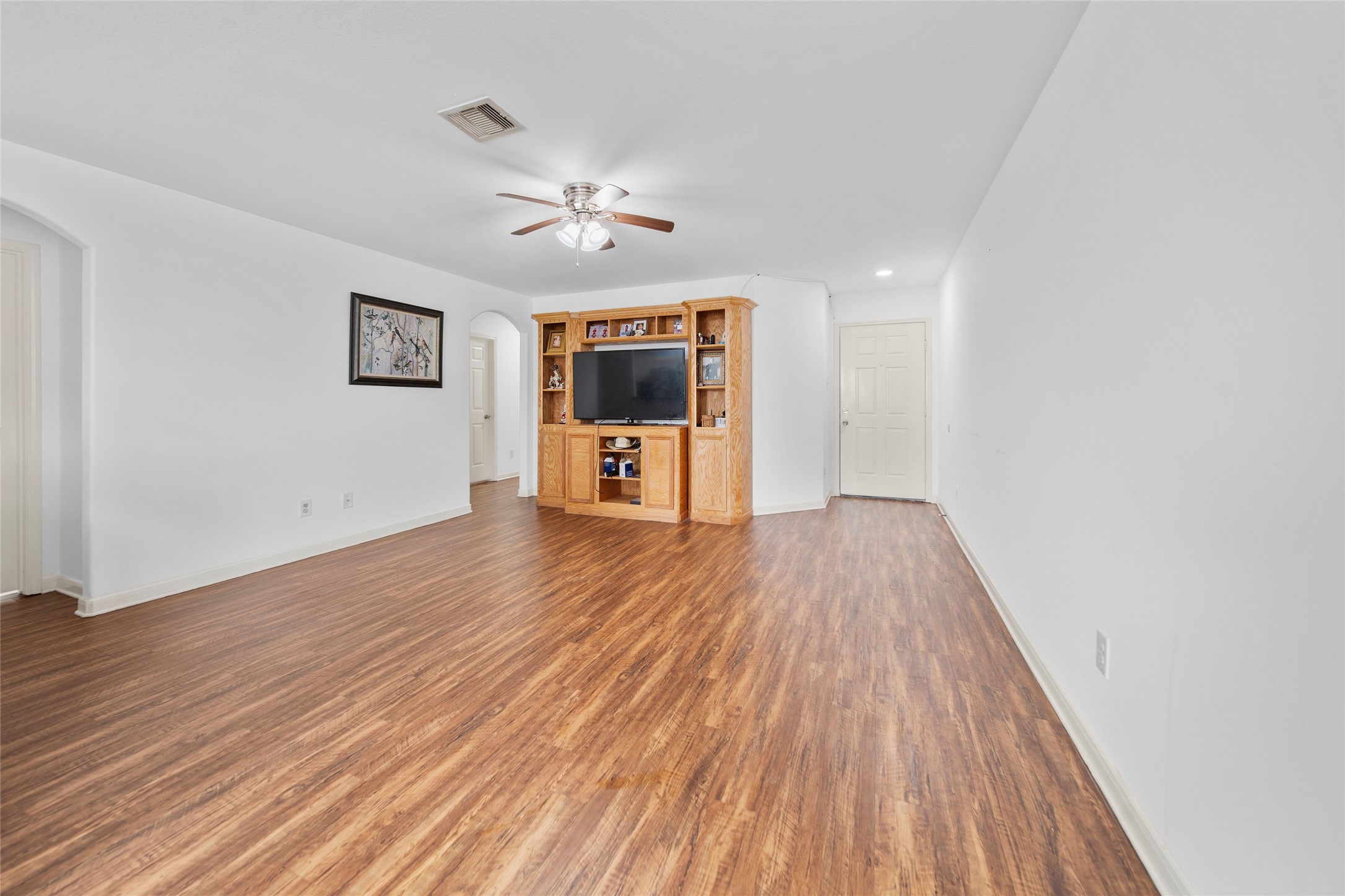 4627 Tulip Garden Ct Property Photo 7