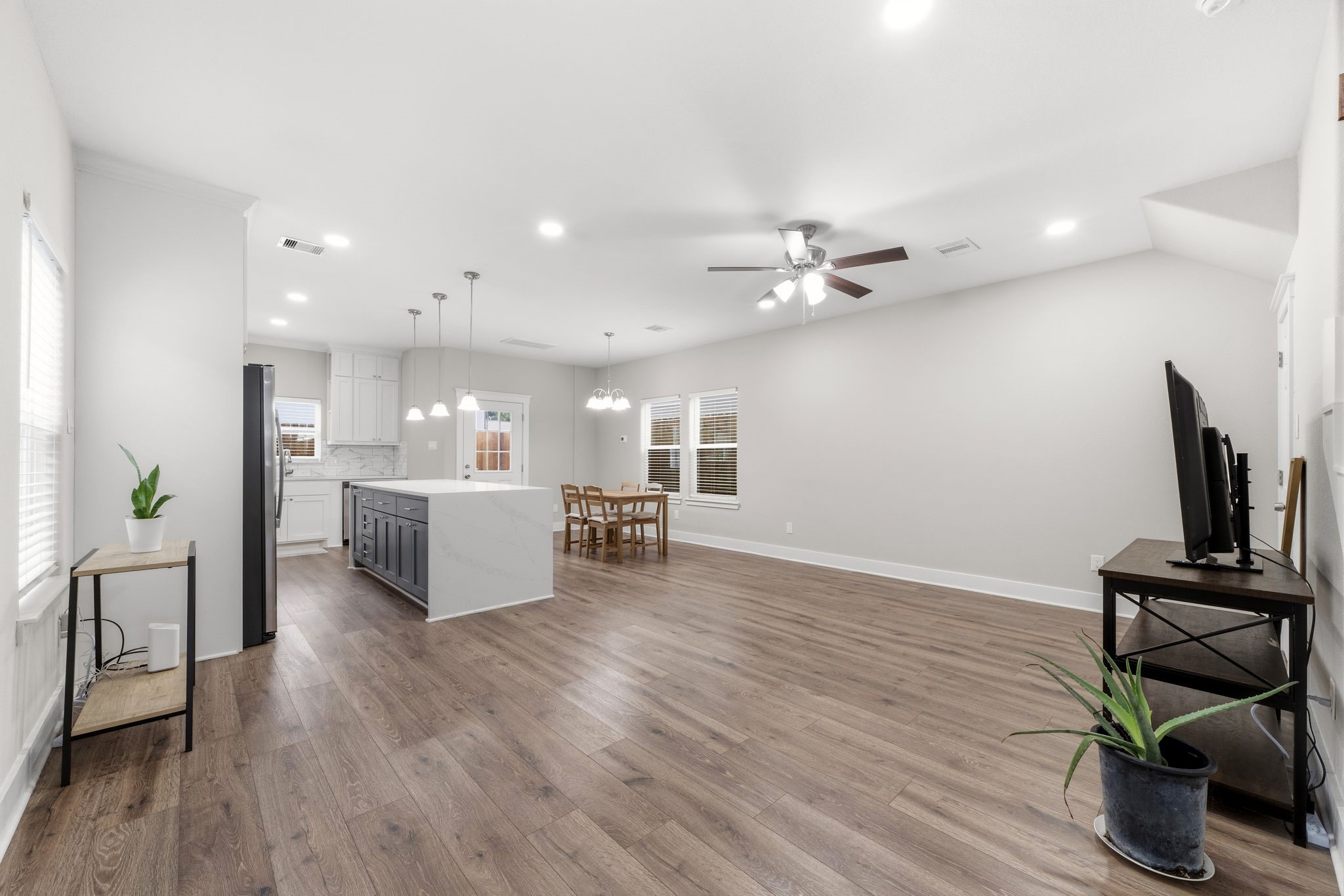 5619 Bacher Street Property Photo 14