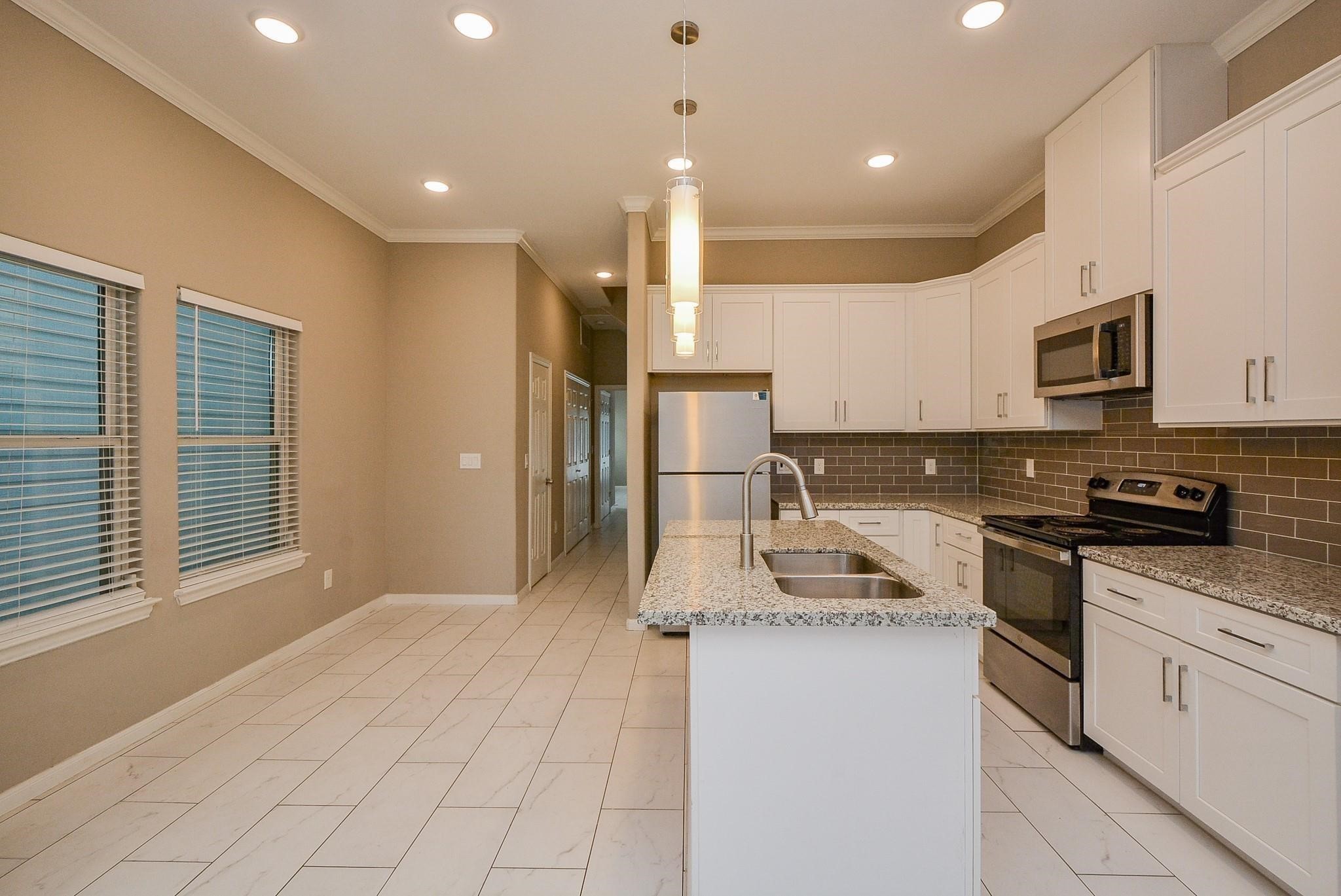3712 Easy Street A Property Photo 7