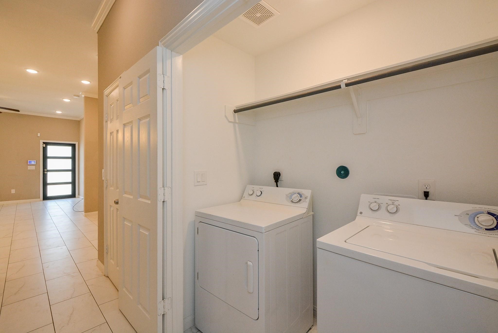 3712 Easy Street A Property Photo 14