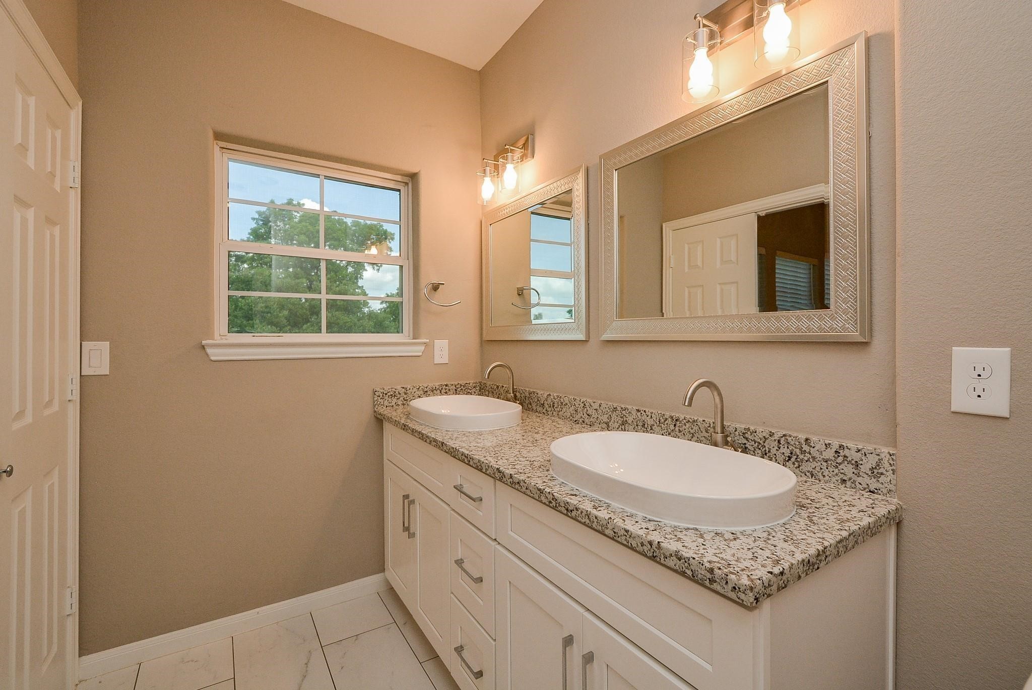 3712 Easy Street A Property Photo 25