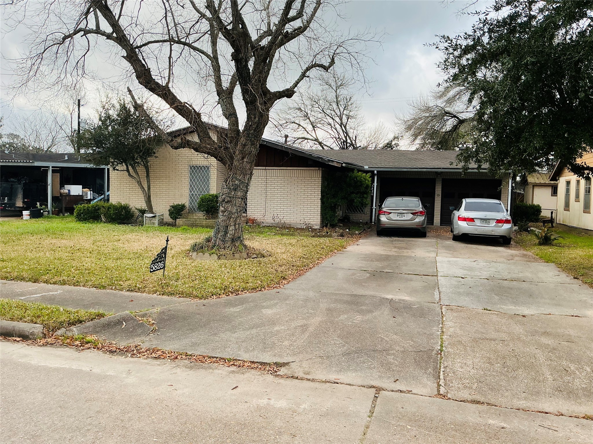 5826 Flamingo Drive Property Photo 1