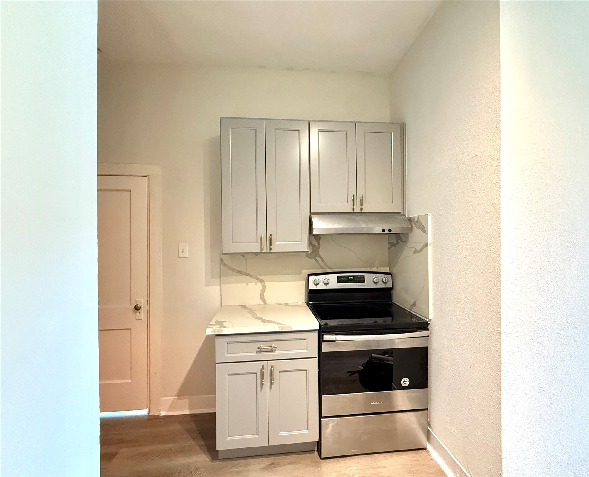805 10th Street 4 Property Photo 2