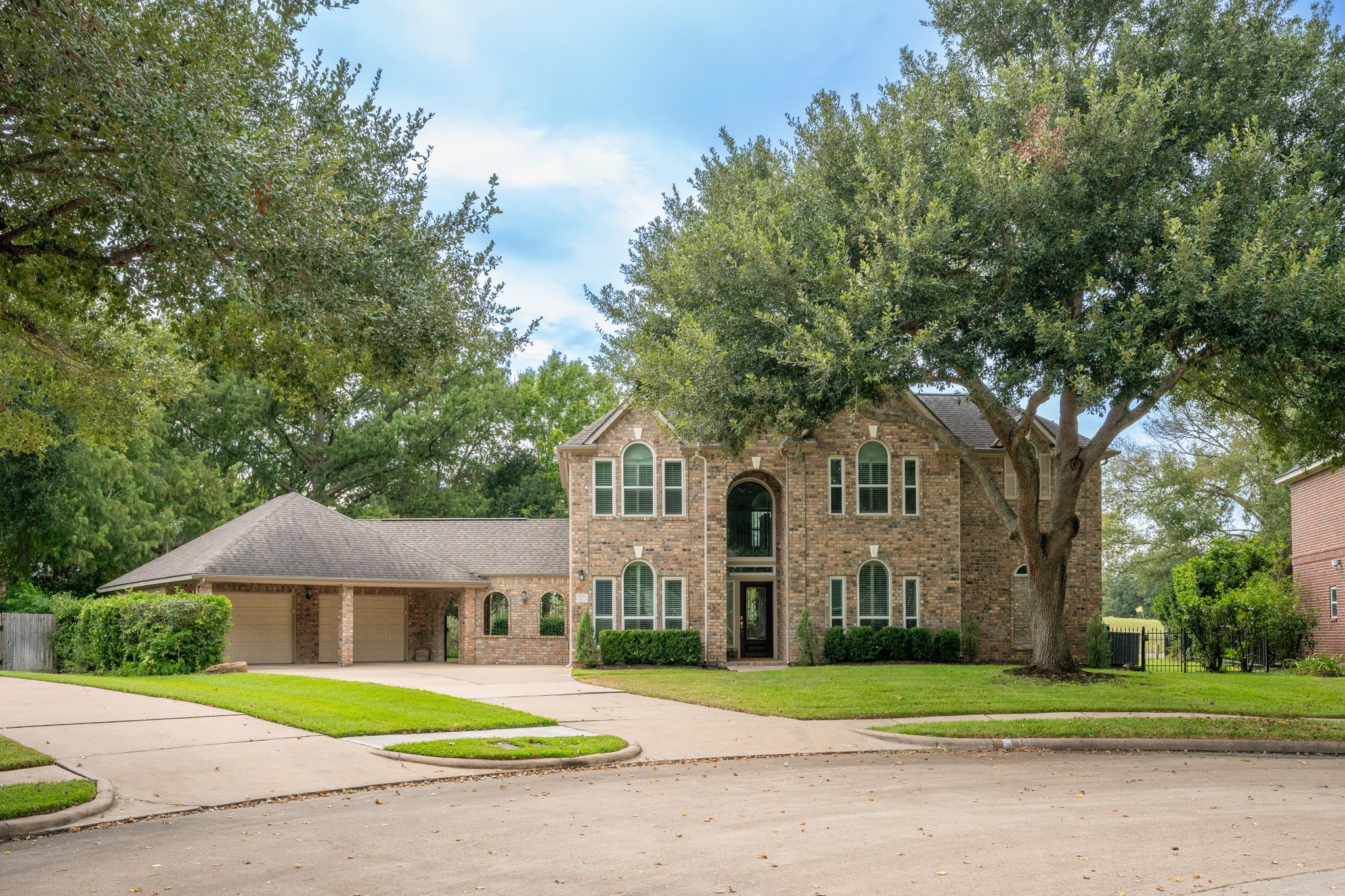 2137 S Pecan Trail Drive Property Photo 1
