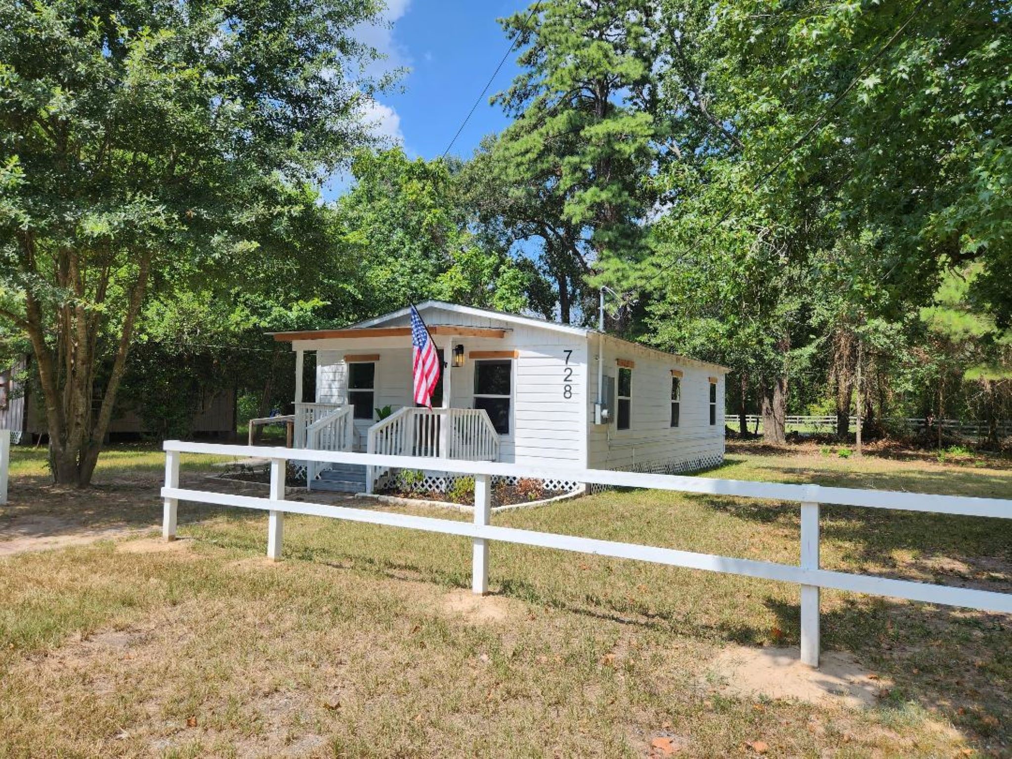 728 Hudson Road Property Photo 3