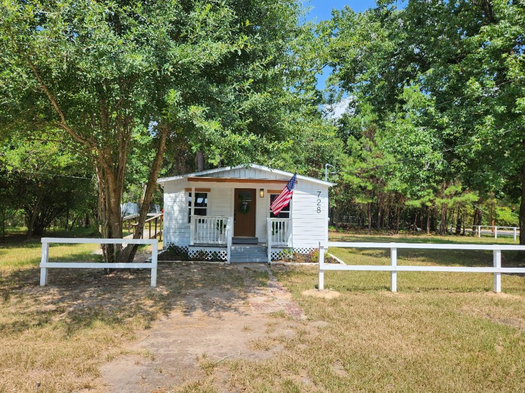 728 Hudson Road Property Photo 5