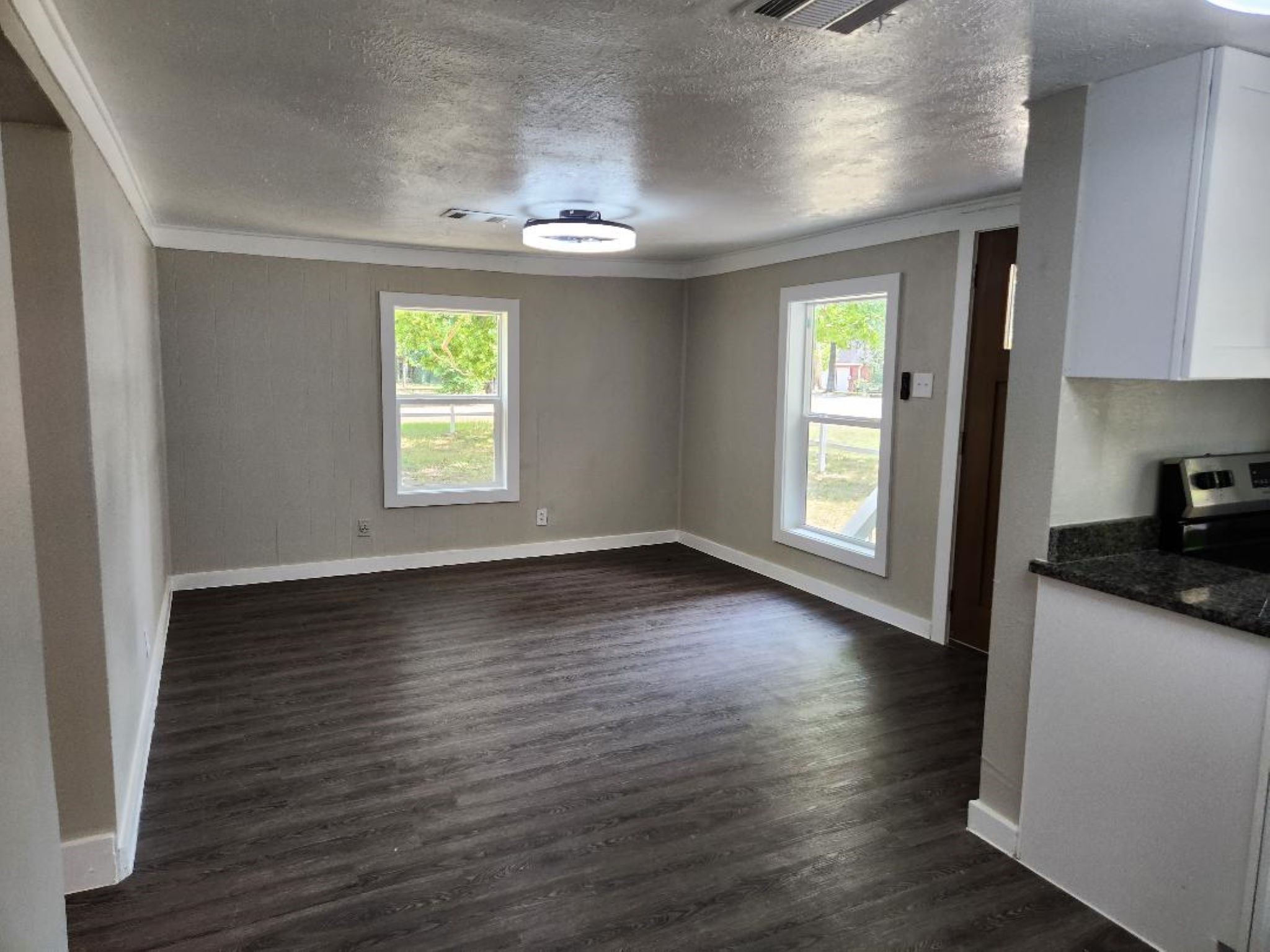 728 Hudson Road Property Photo 8