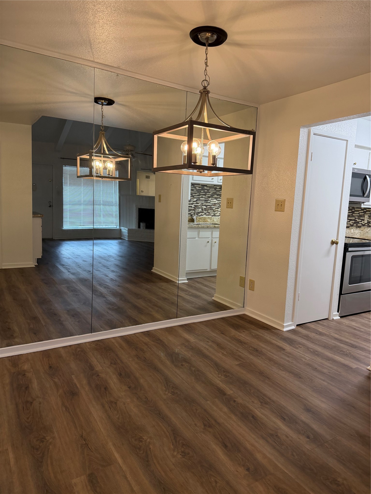 1100 Augusta Drive 46 Property Photo 1