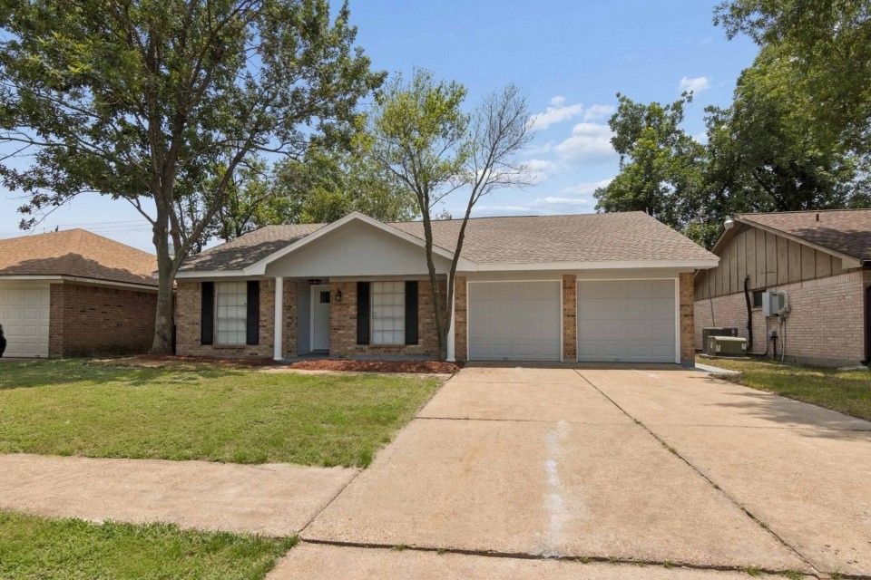 7403 Strawbridge Lane Property Photo 1
