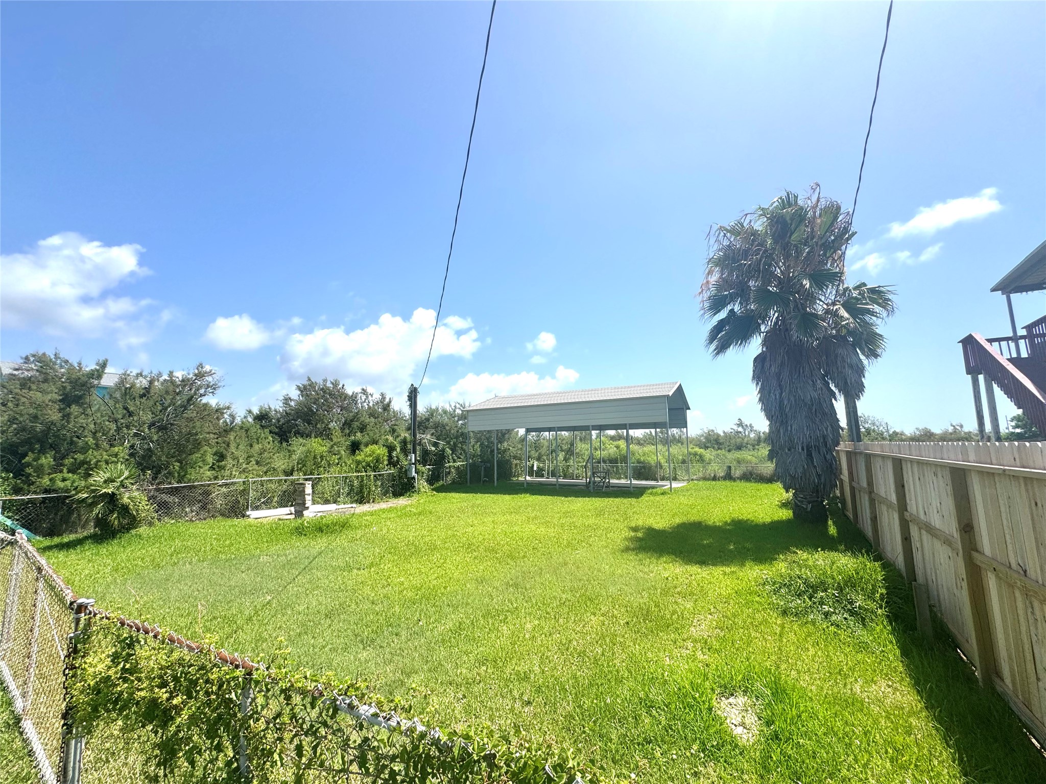1048 Blacks Slip Property Photo 5