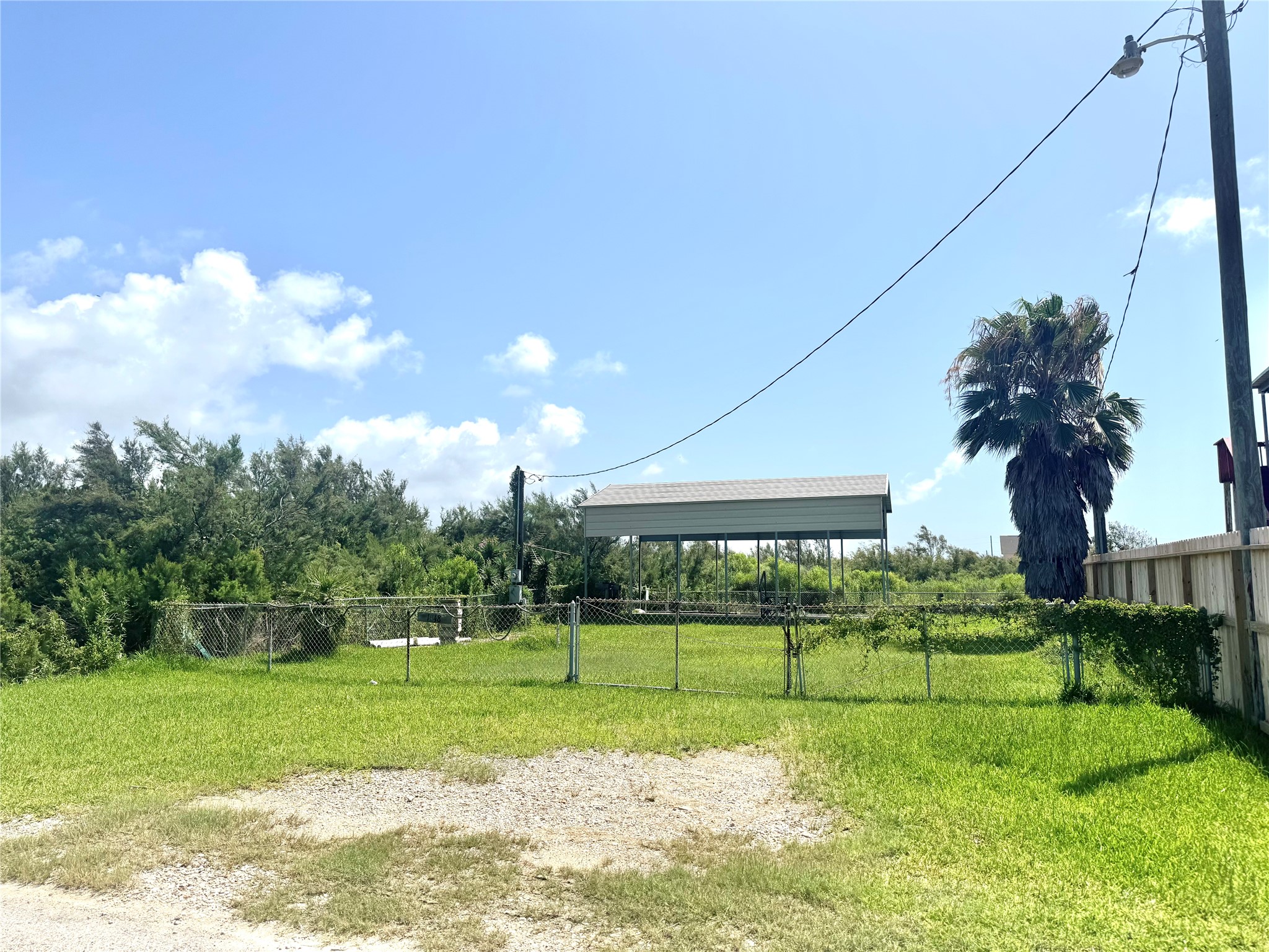 1048 Blacks Slip Property Photo 6