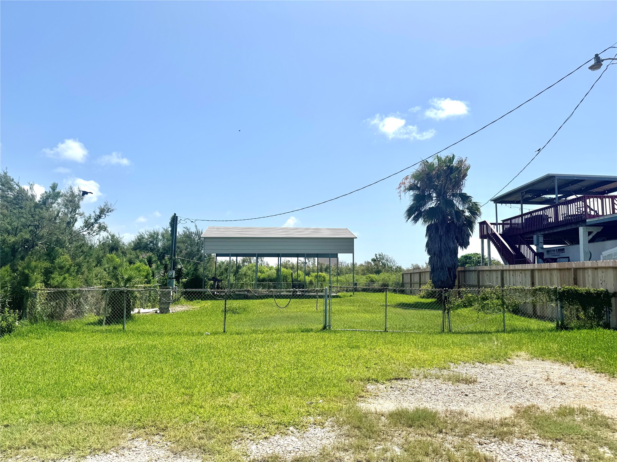 1048 Blacks Slip Property Photo 7