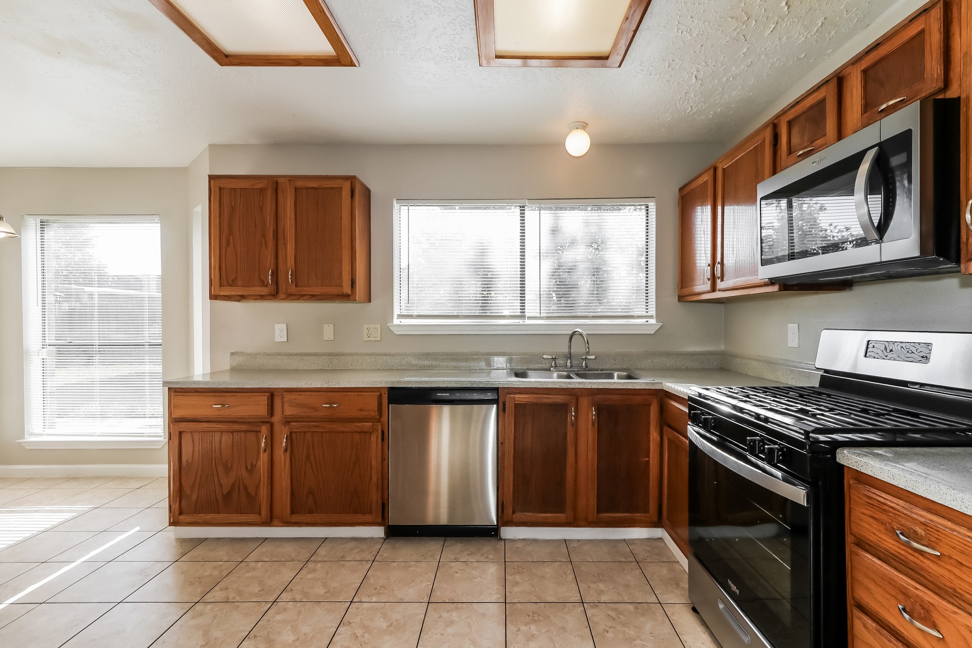 7447 Woodland West Drive Property Photo 10