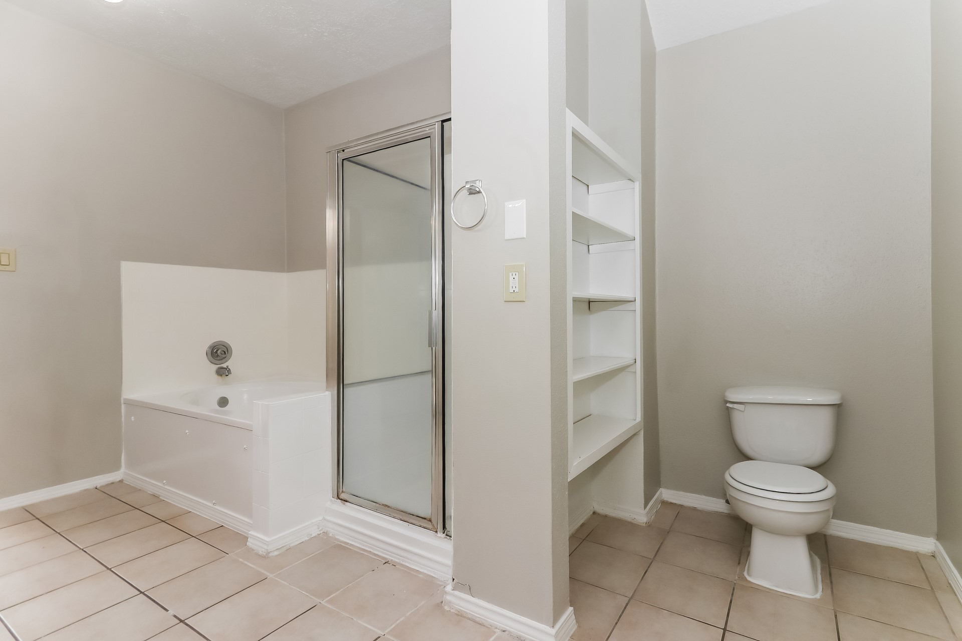 7447 Woodland West Drive Property Photo 16