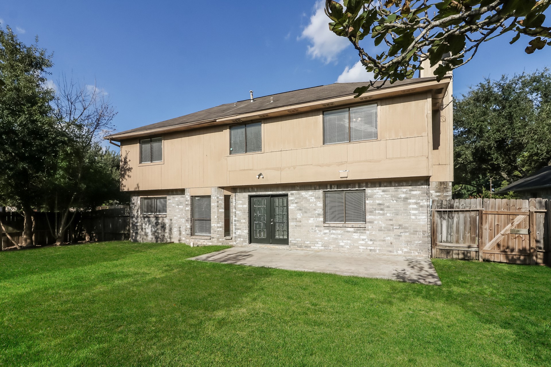 7447 Woodland West Drive Property Photo 17