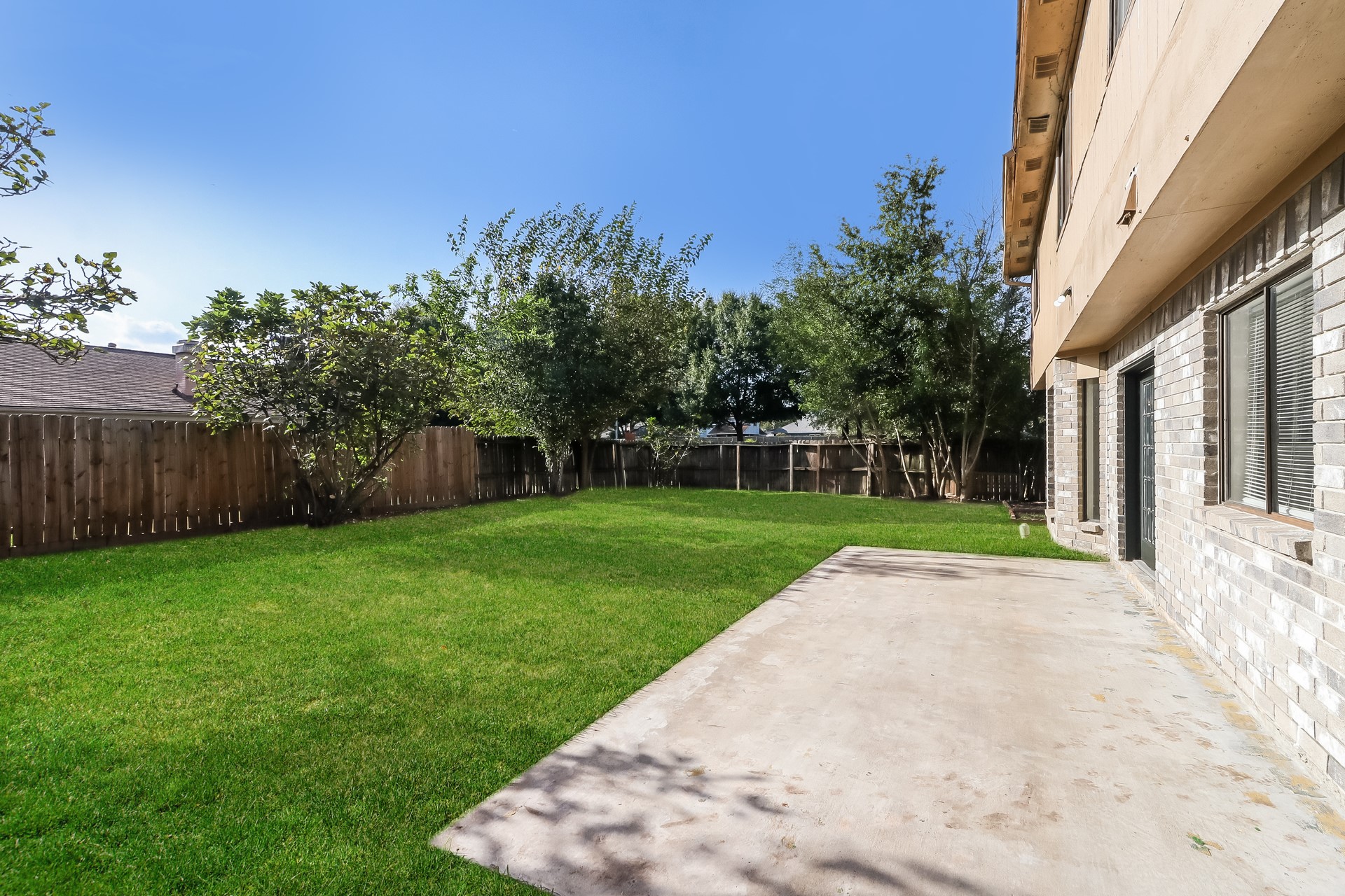 7447 Woodland West Drive Property Photo 18