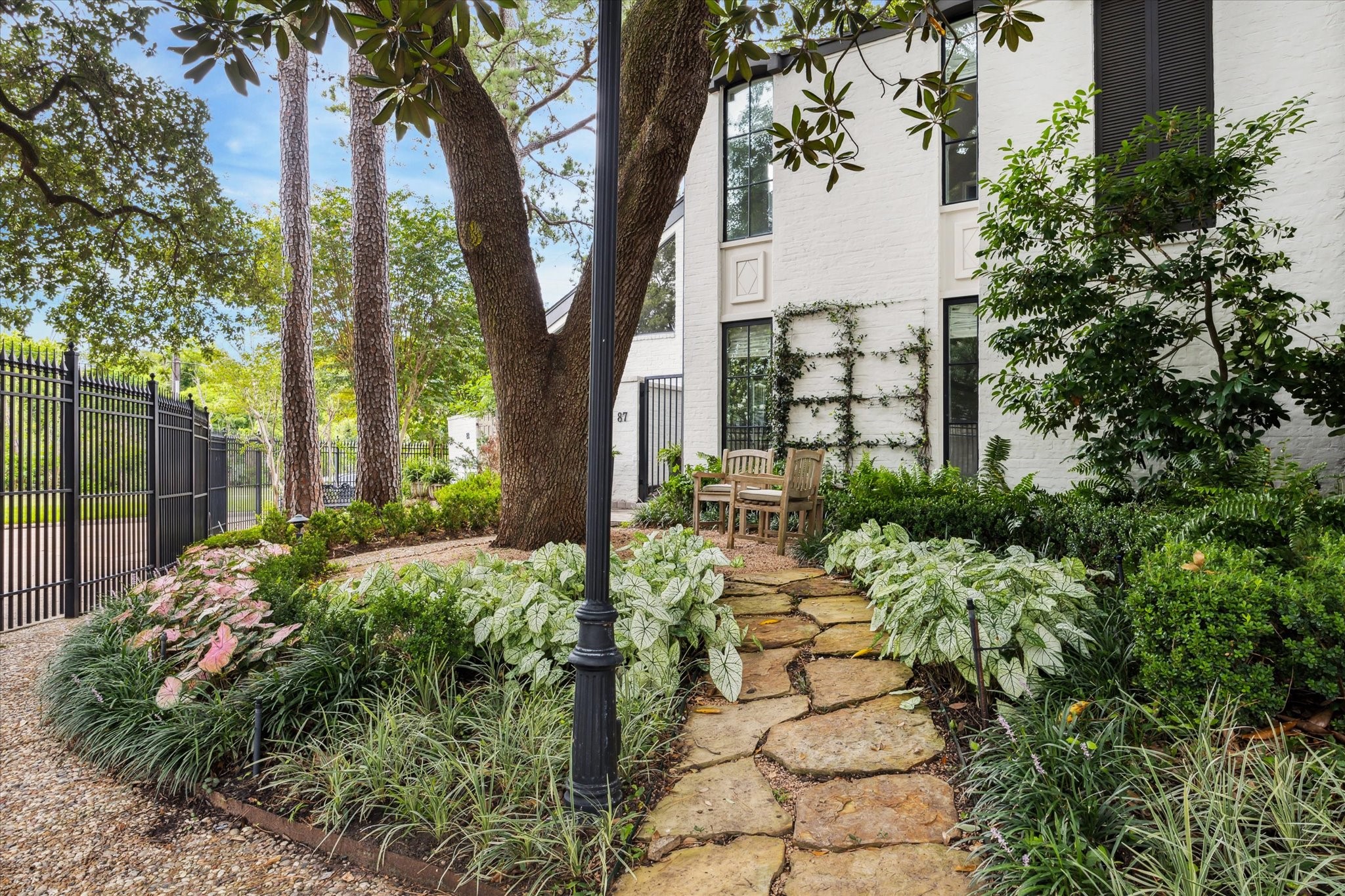 10 S Briar Hollow Lane 87 Property Photo 14
