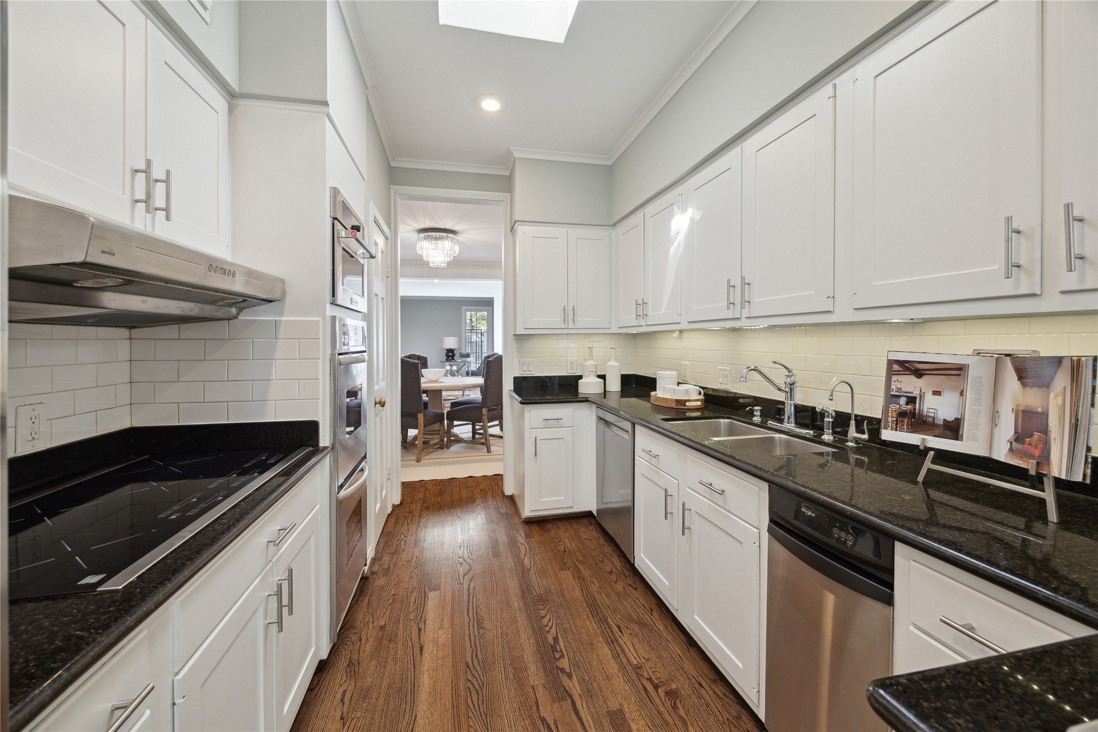 10 S Briar Hollow Lane 87 Property Photo 22