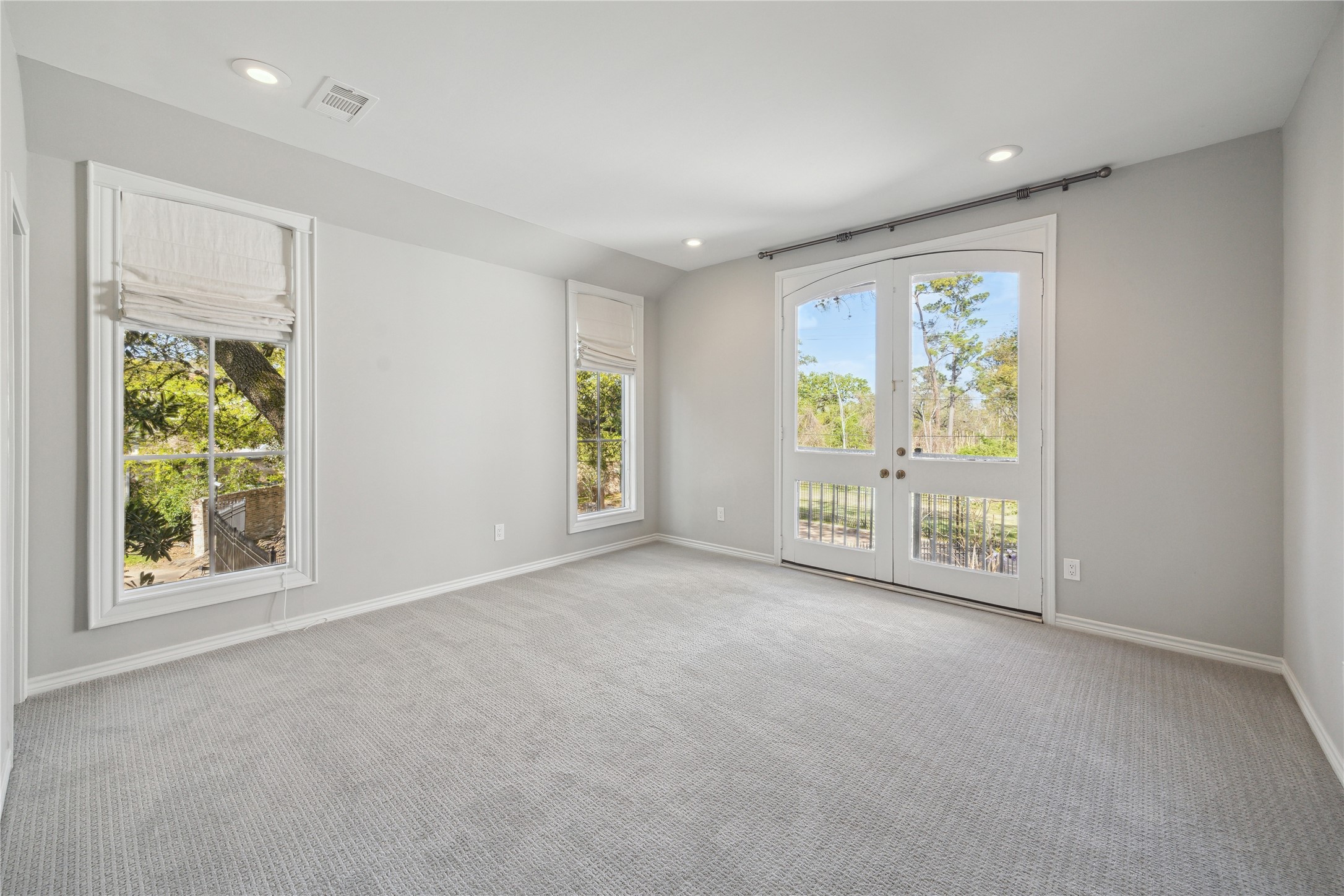 10 S Briar Hollow Lane 87 Property Photo 26