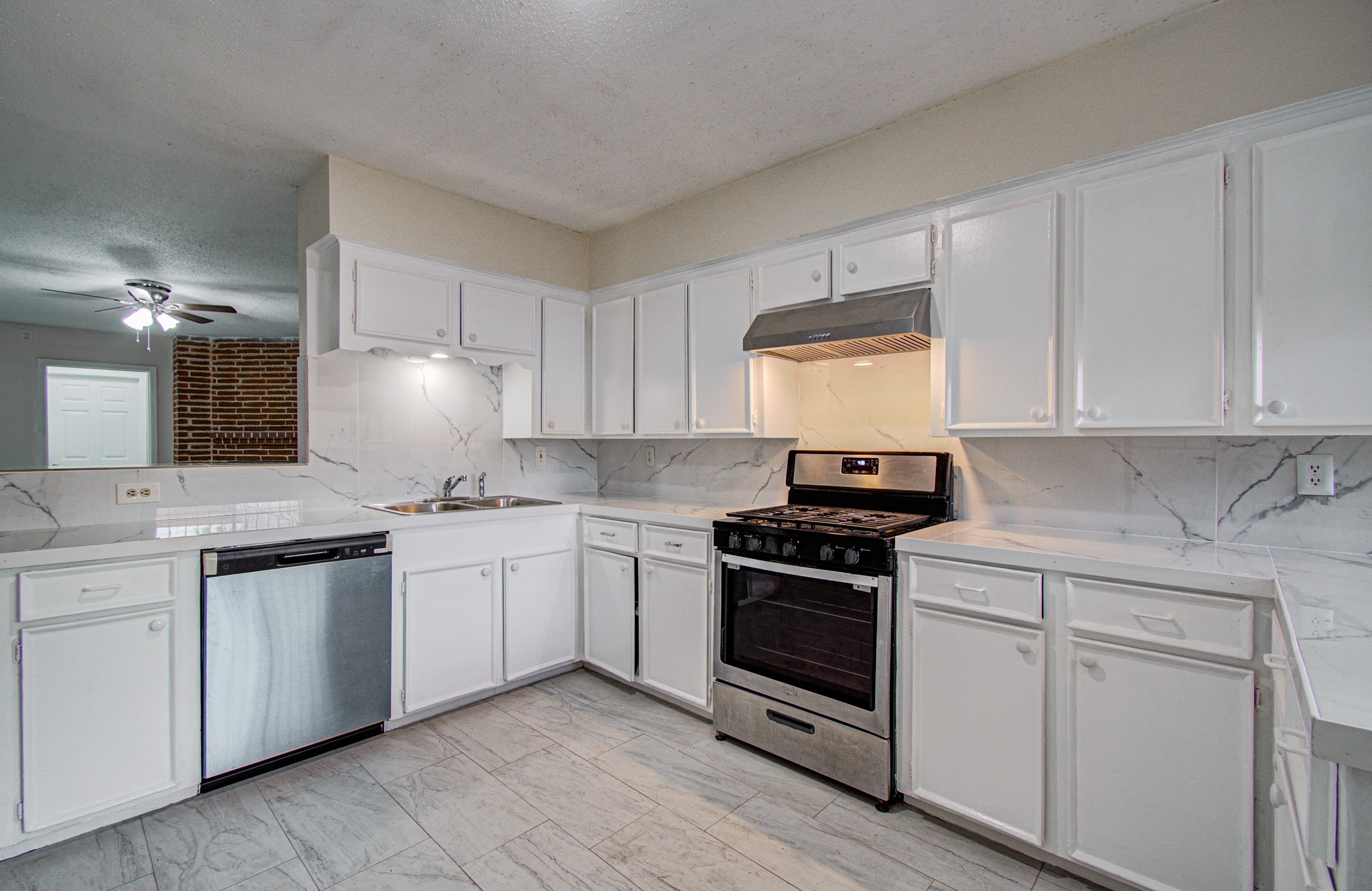 8820 Bissonnet Street Property Photo 1