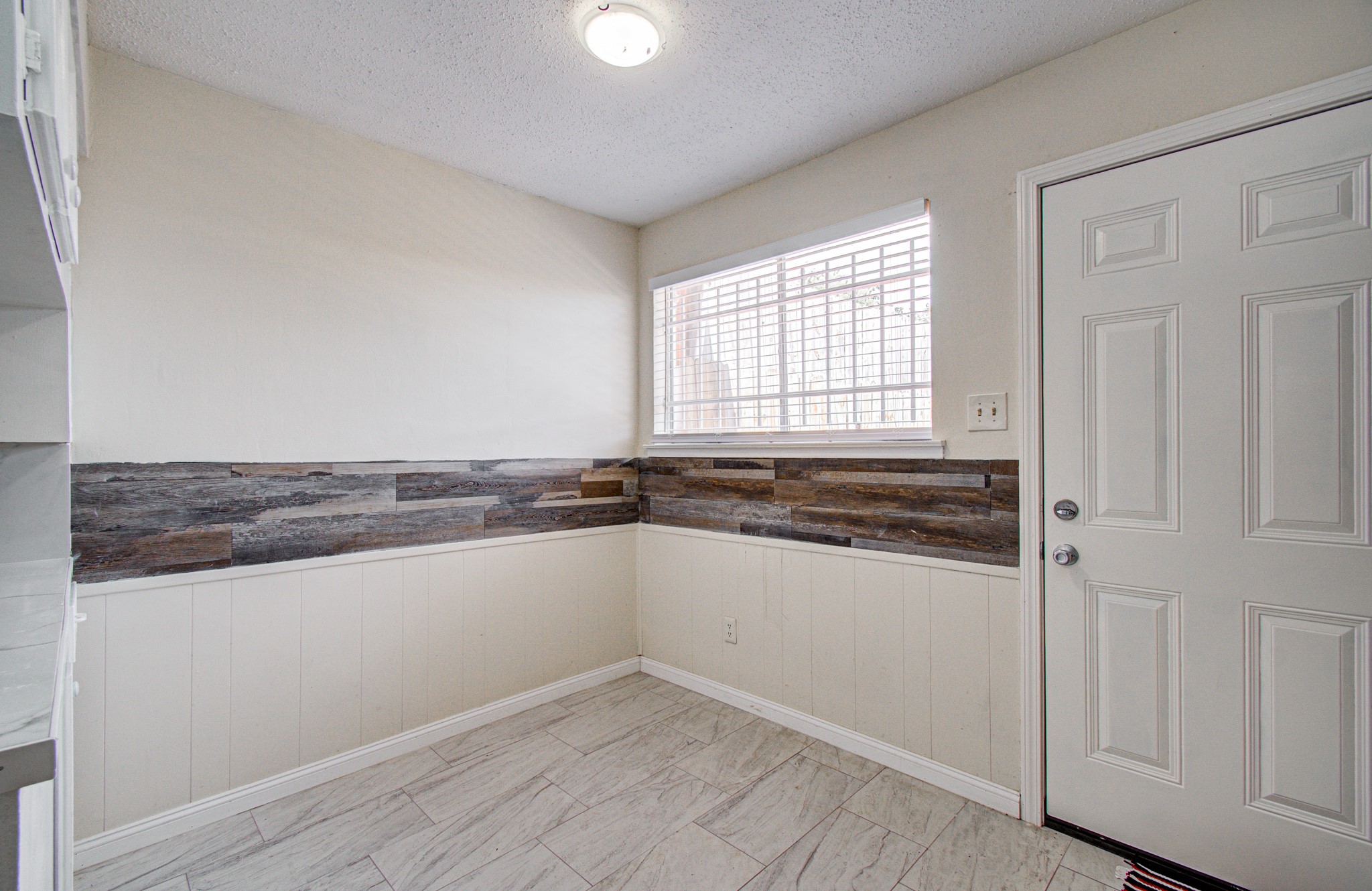 8820 Bissonnet Street Property Photo 6