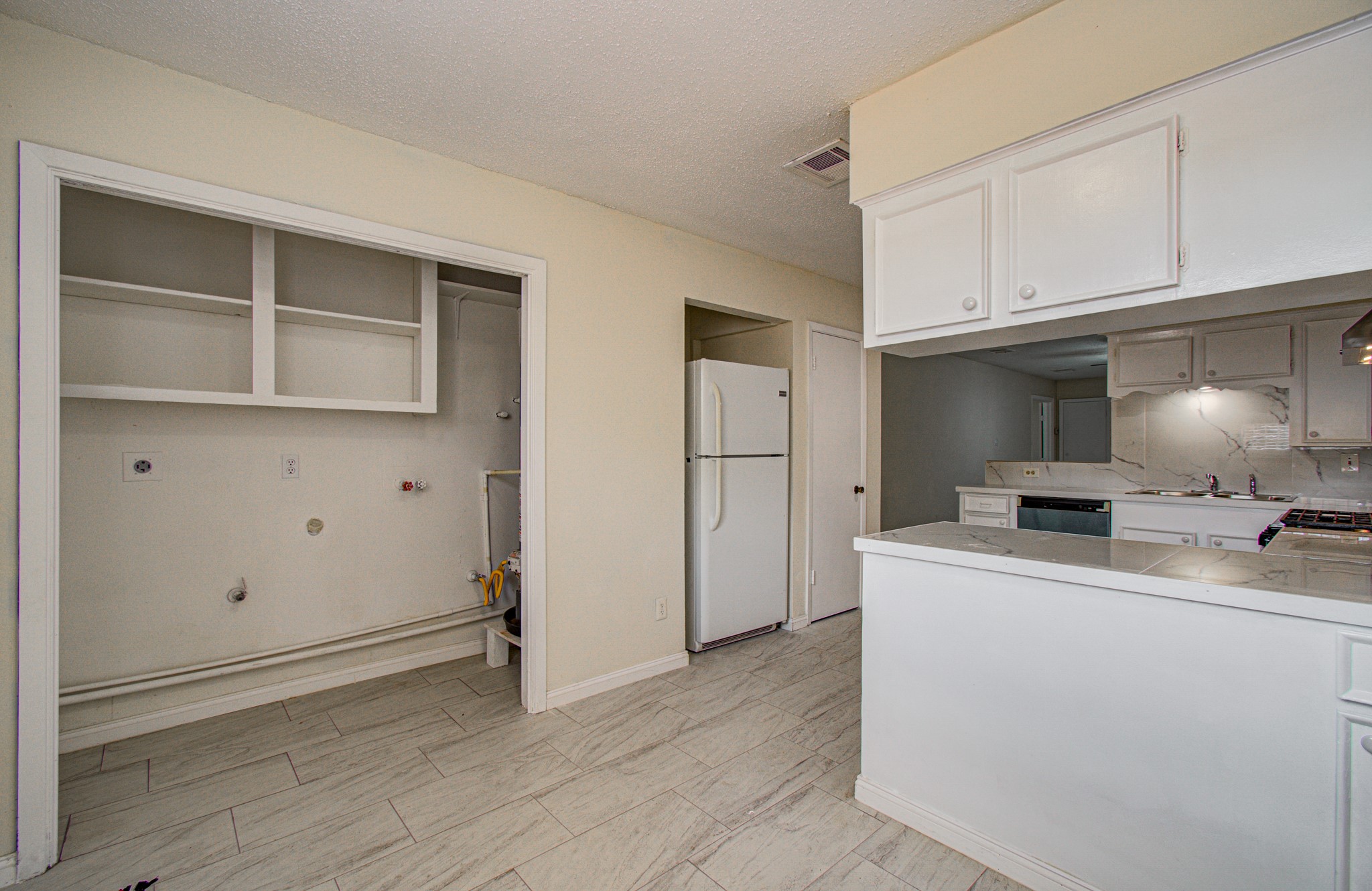 8820 Bissonnet Street Property Photo 8