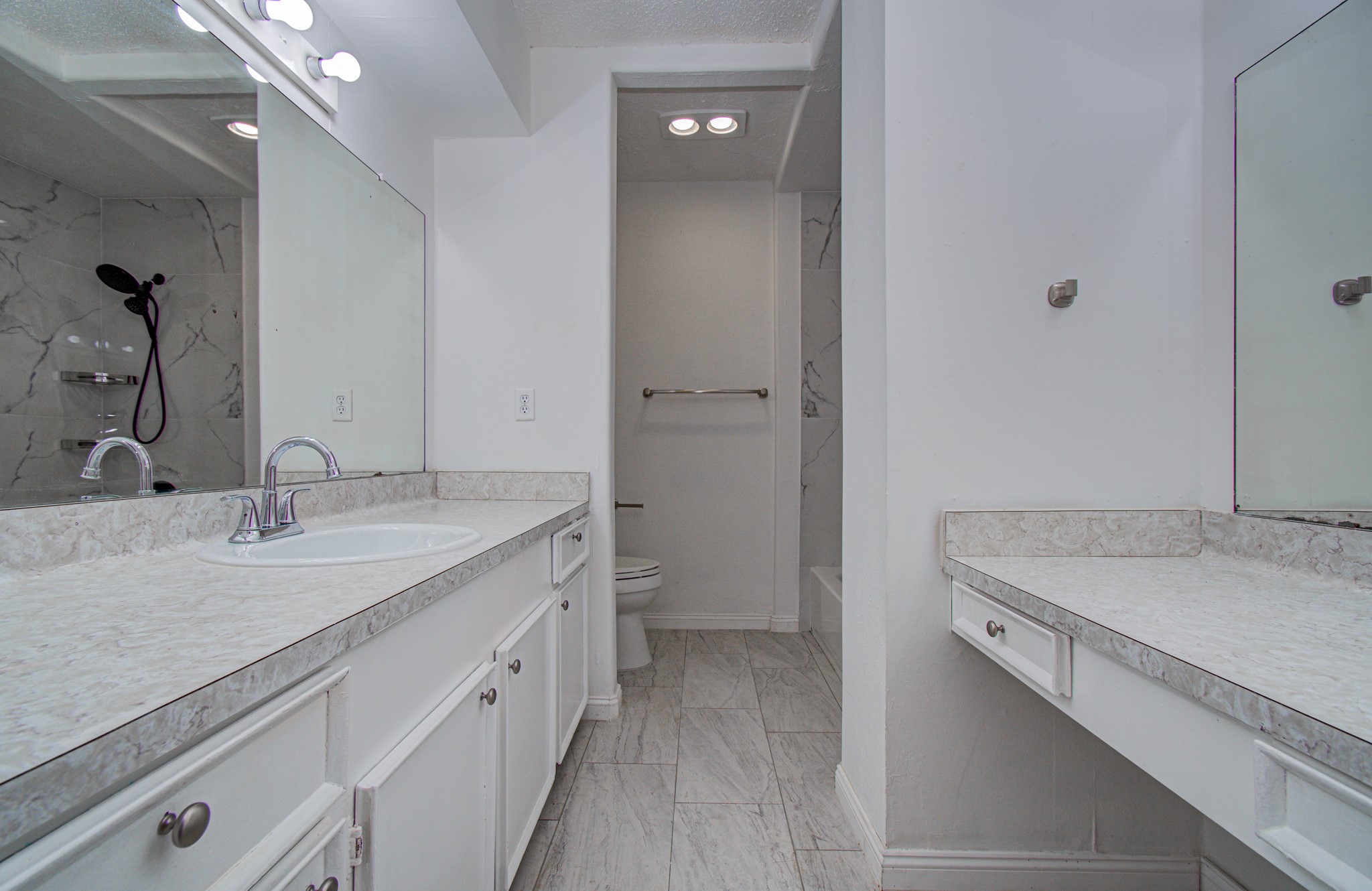 8820 Bissonnet Street Property Photo 13